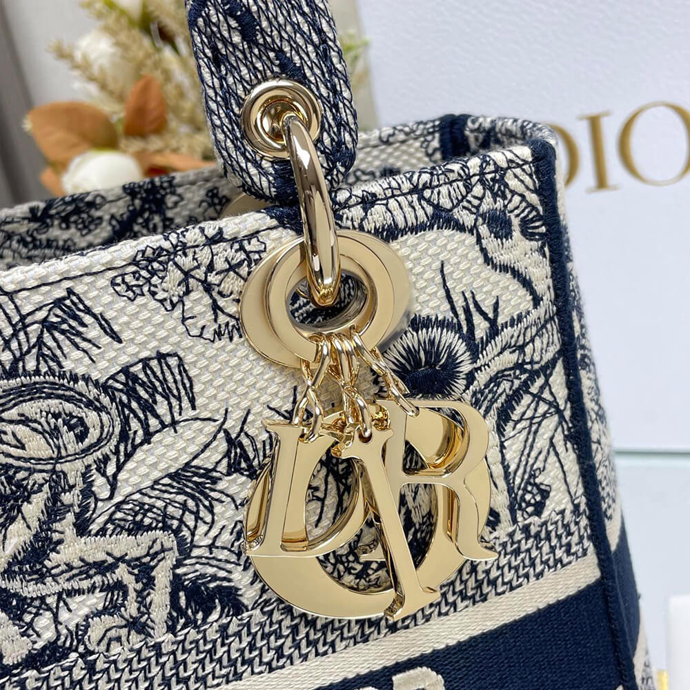DIOR Medium Lady D-Lite Bag