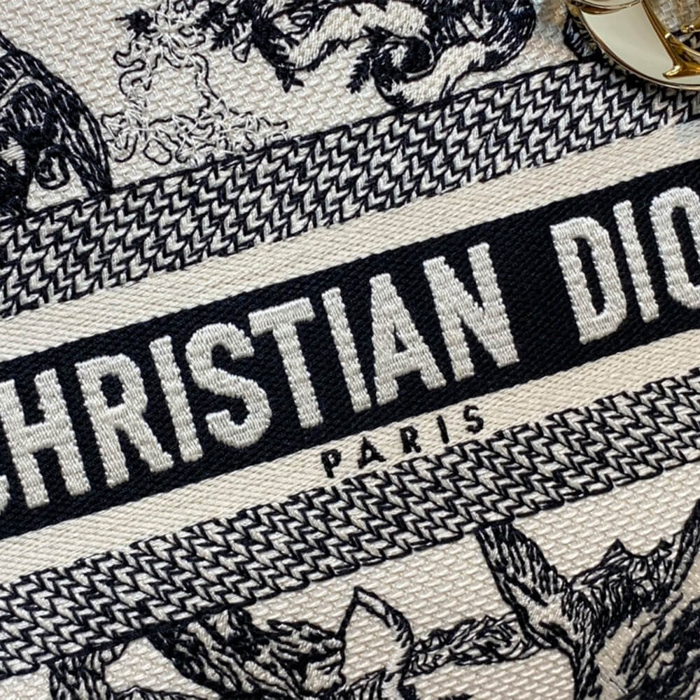 DIOR Medium Lady D-Lite Bag