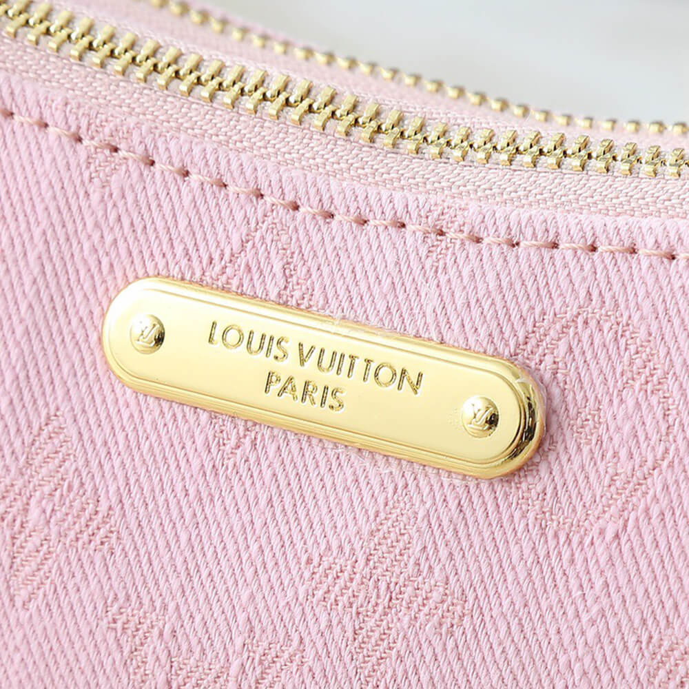 LV Liv Pochette