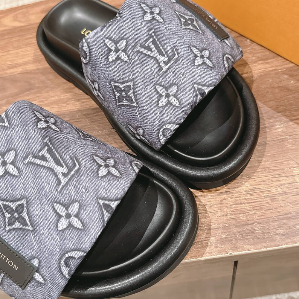 LV POOL PILLOW COMFORT FLAT SANDALS