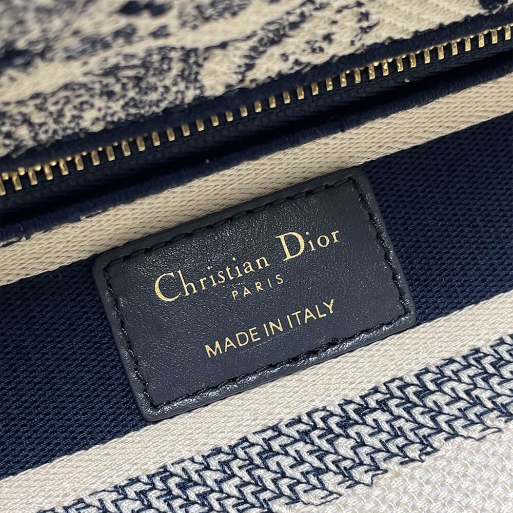 DIOR Medium Lady D-Lite Bag