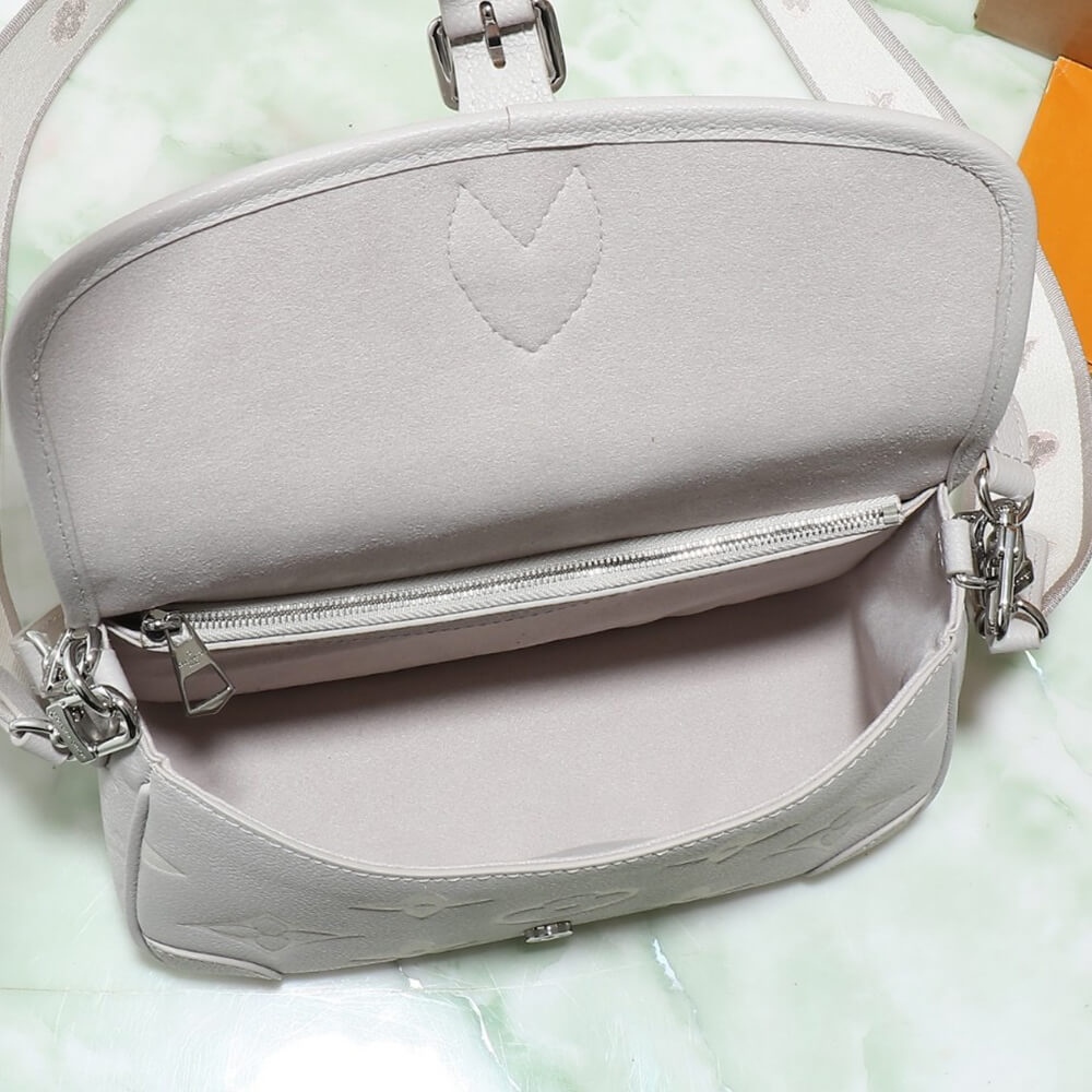 LV DIANE GLOVES