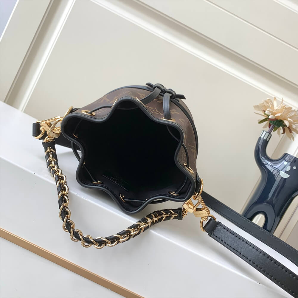 LV CANOÉ BAG
