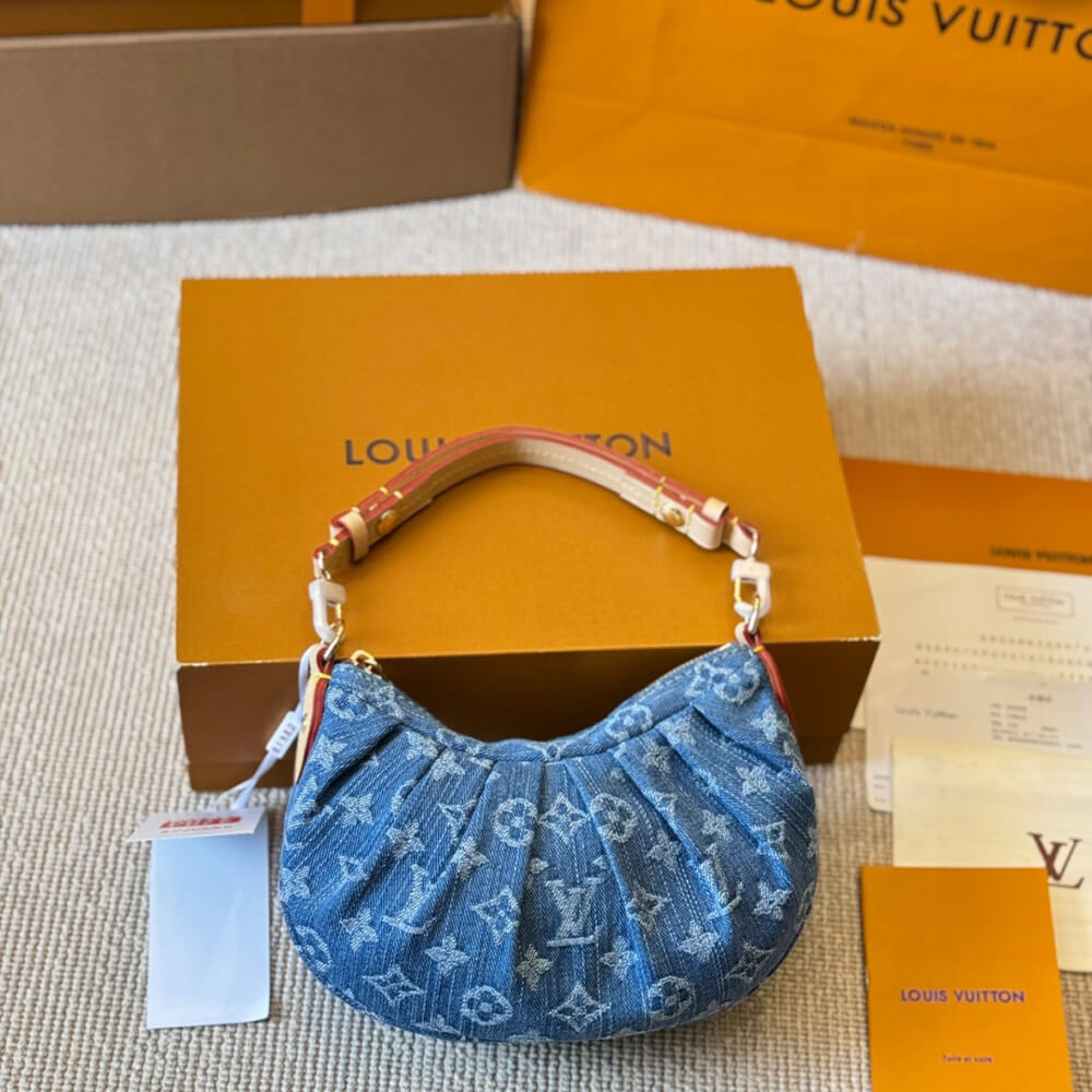 LV Pochette Valley