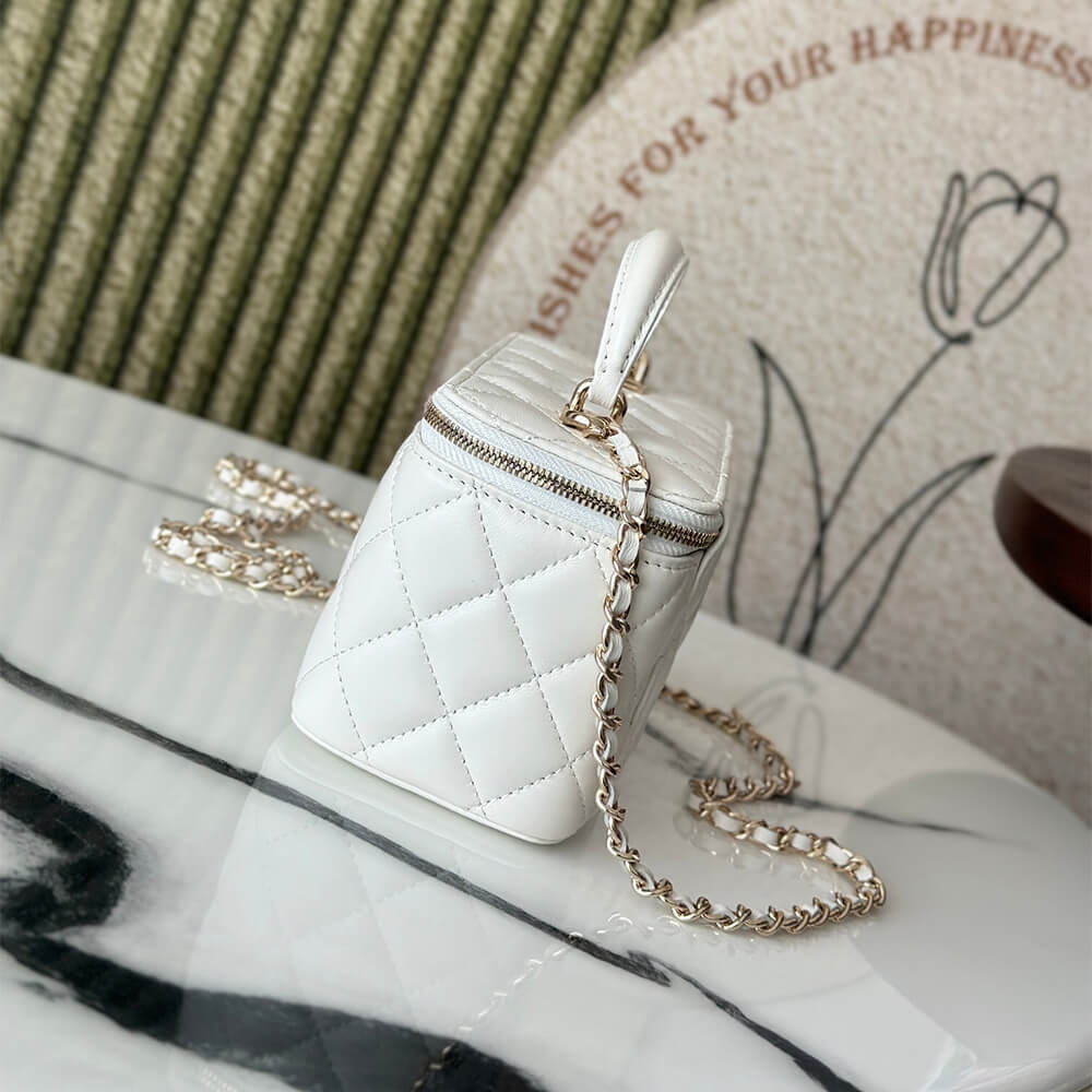 CHANEL Long Vanity with chain