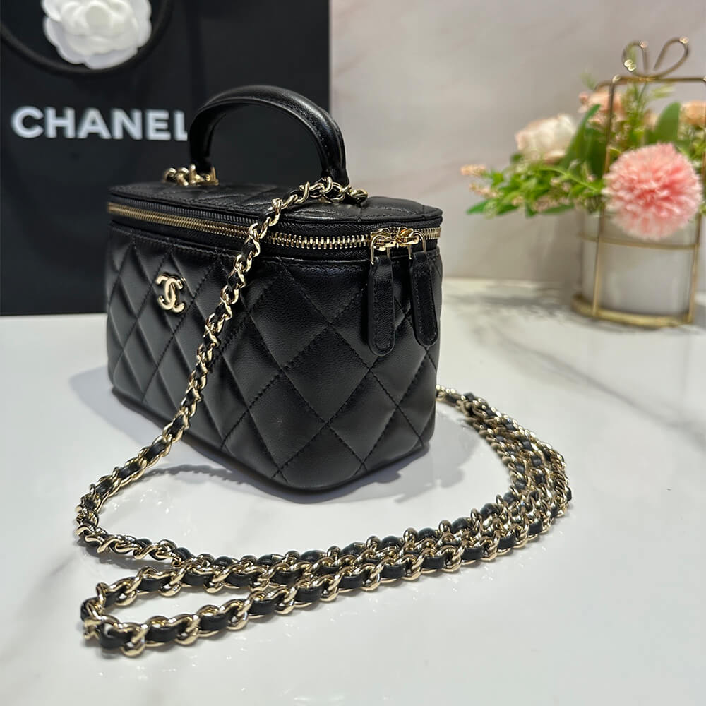 CHANEL Long Vanity with chain