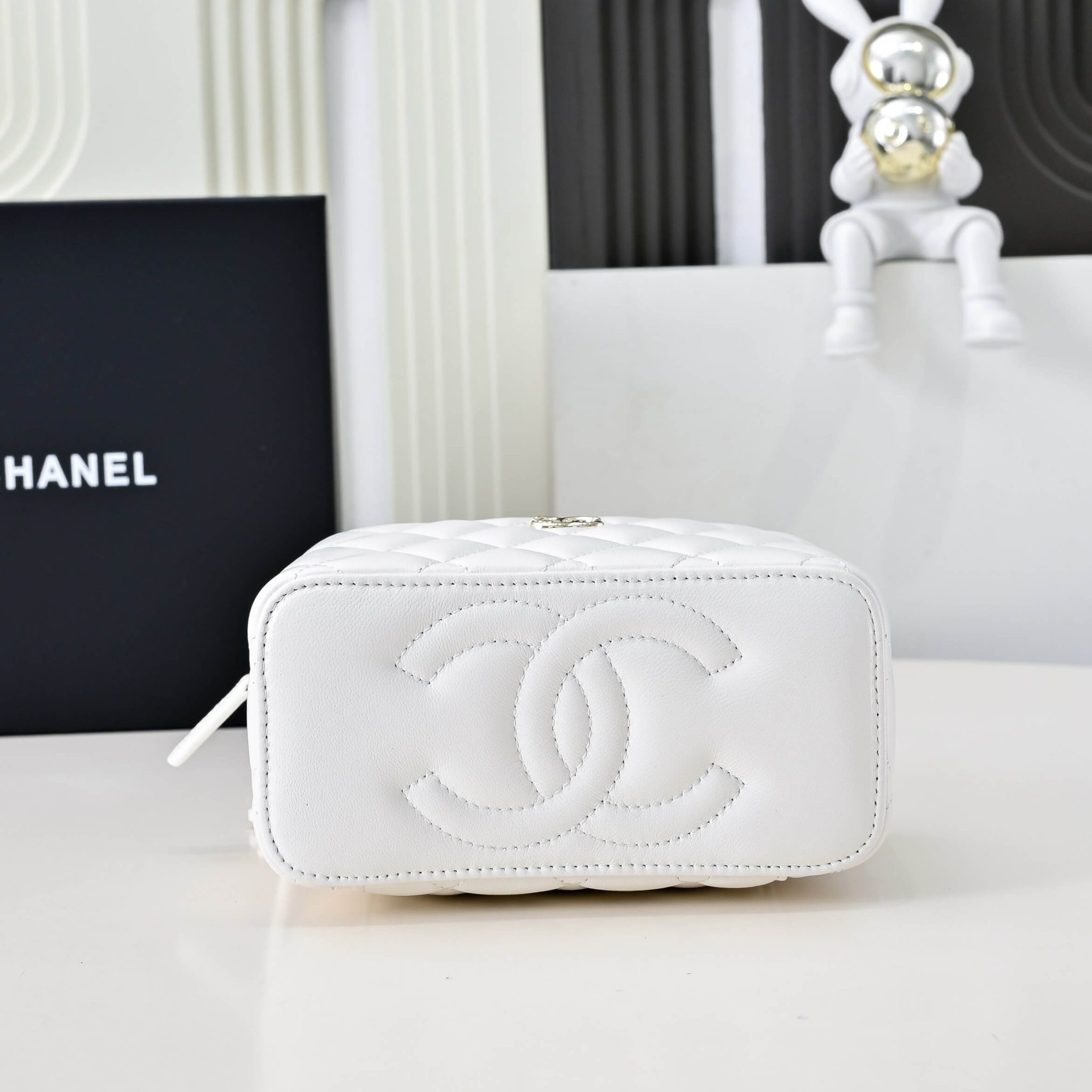 CHANEL Long Vanity with chain