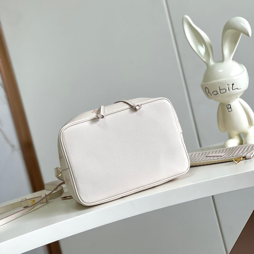 LV NÉONOÉ Medium Bag