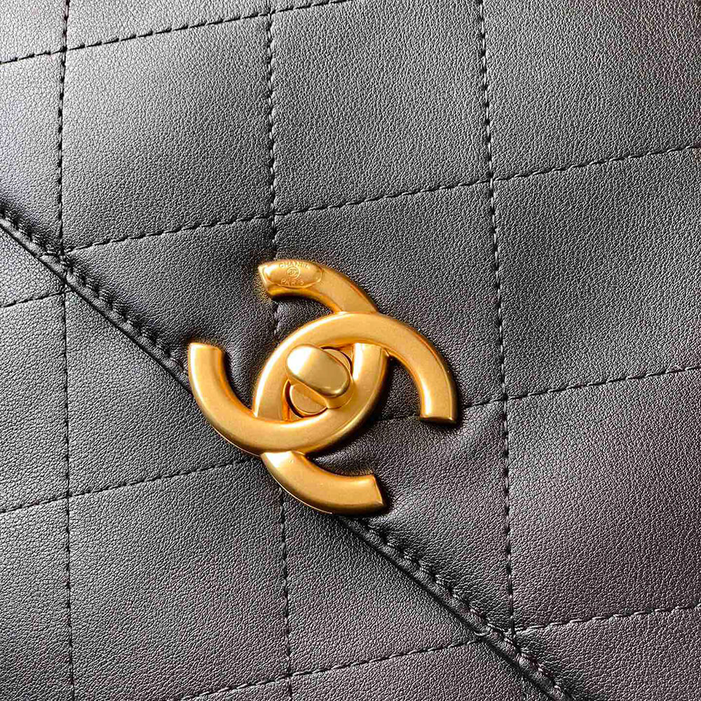CHANEL Maxi flap bag with handle(HIGH-END GRADE)