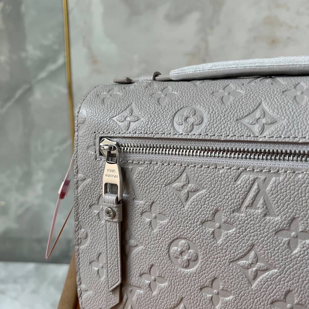 LV Pochette Métis