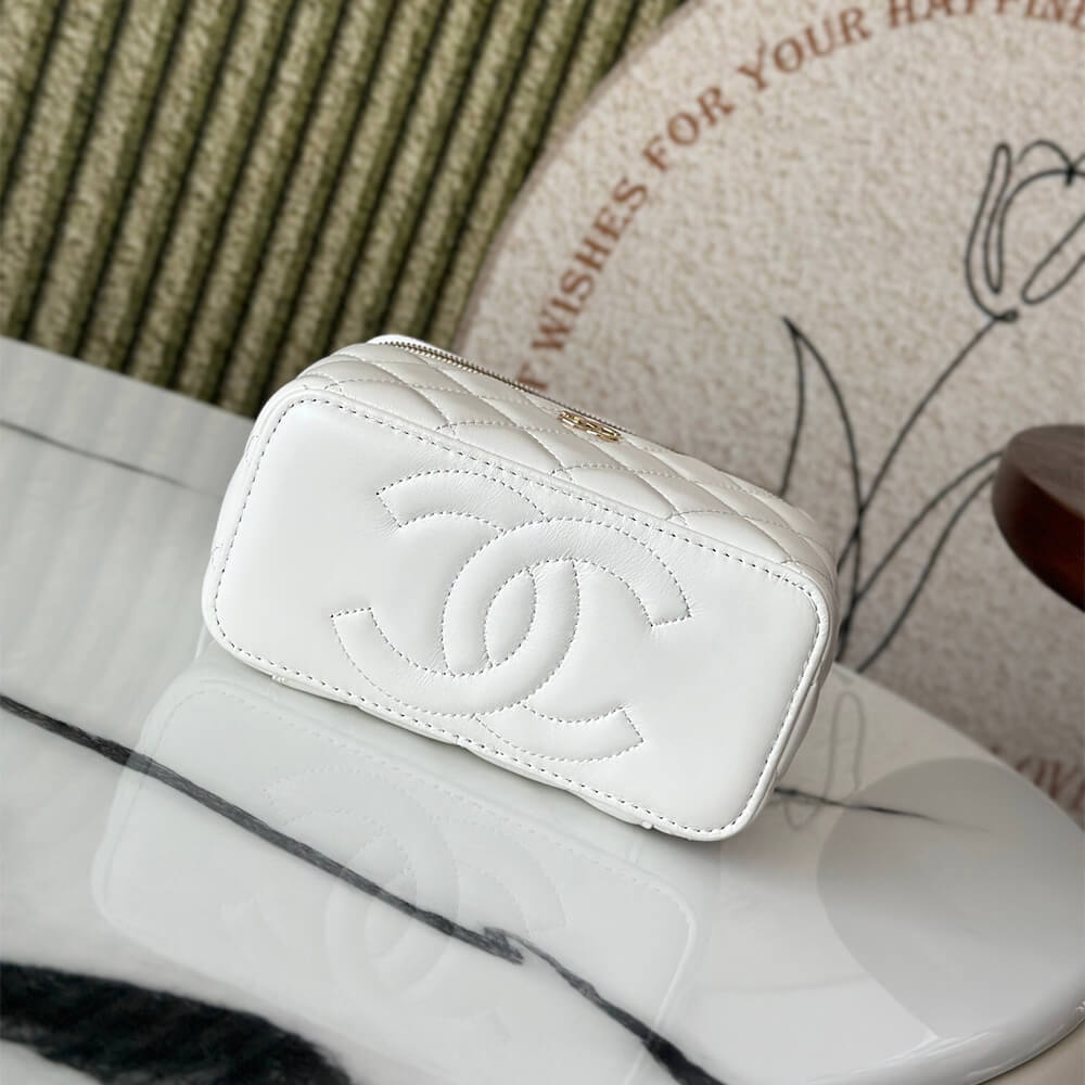 CHANEL Long Vanity with chain