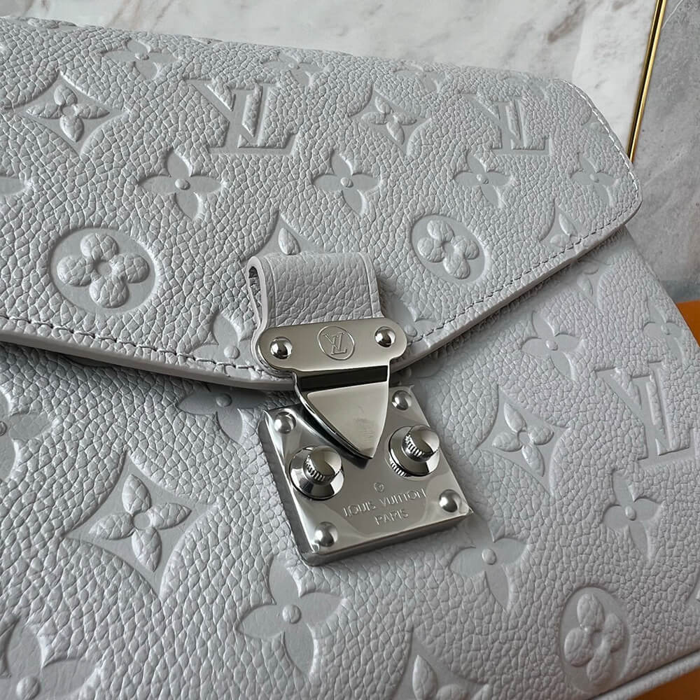 LV Pochette Métis