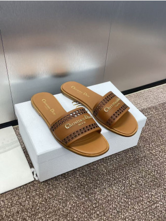 ua D*or d-lane slide