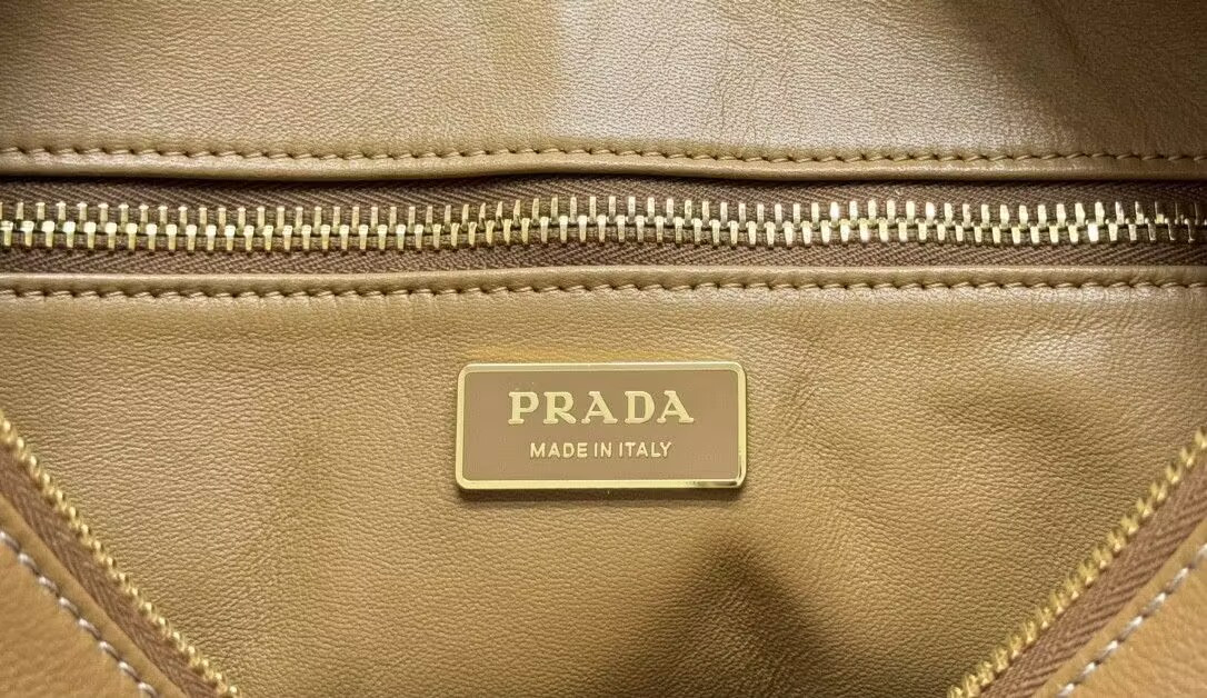 Pra*a aimée large leather shoulder bag 39x23x12cm