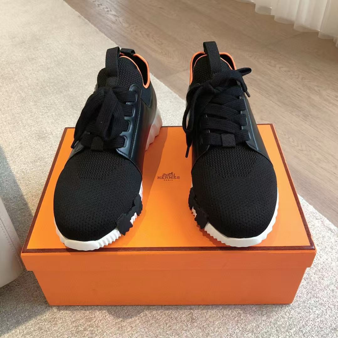 ua H**me5 bouncing sneaker