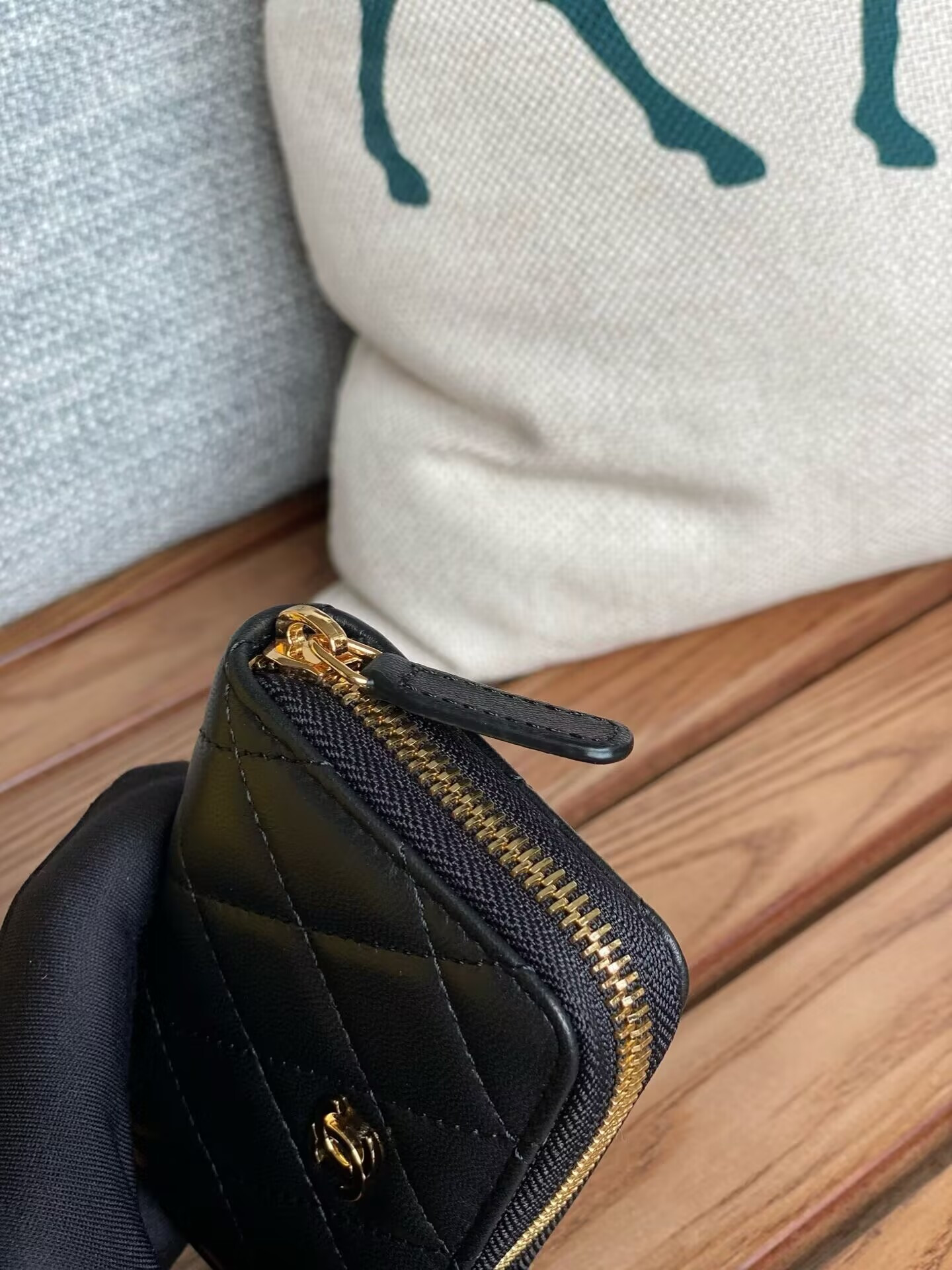 Ch*el zipped coin purse 7.5x 11x 2.5cm