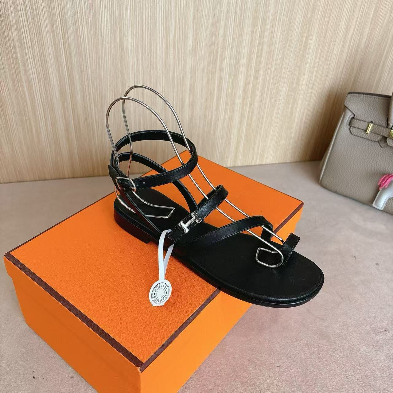 ua H**me5 harmonie sandal