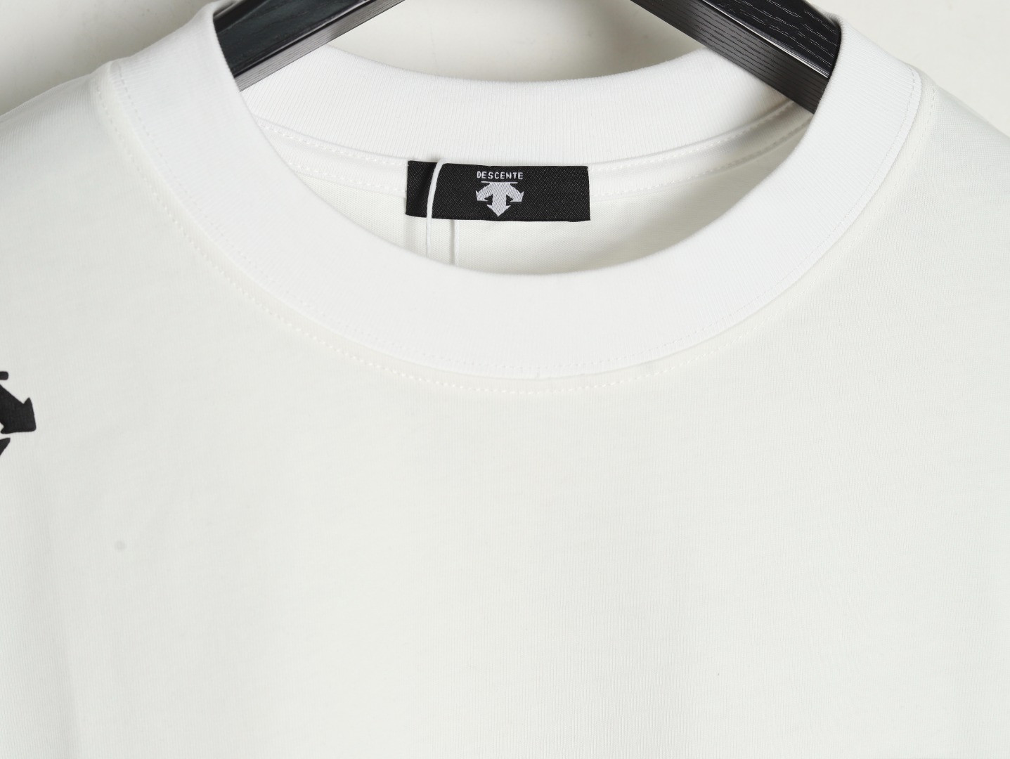 DESCENTE 25ss Short-sleeved T-shirt