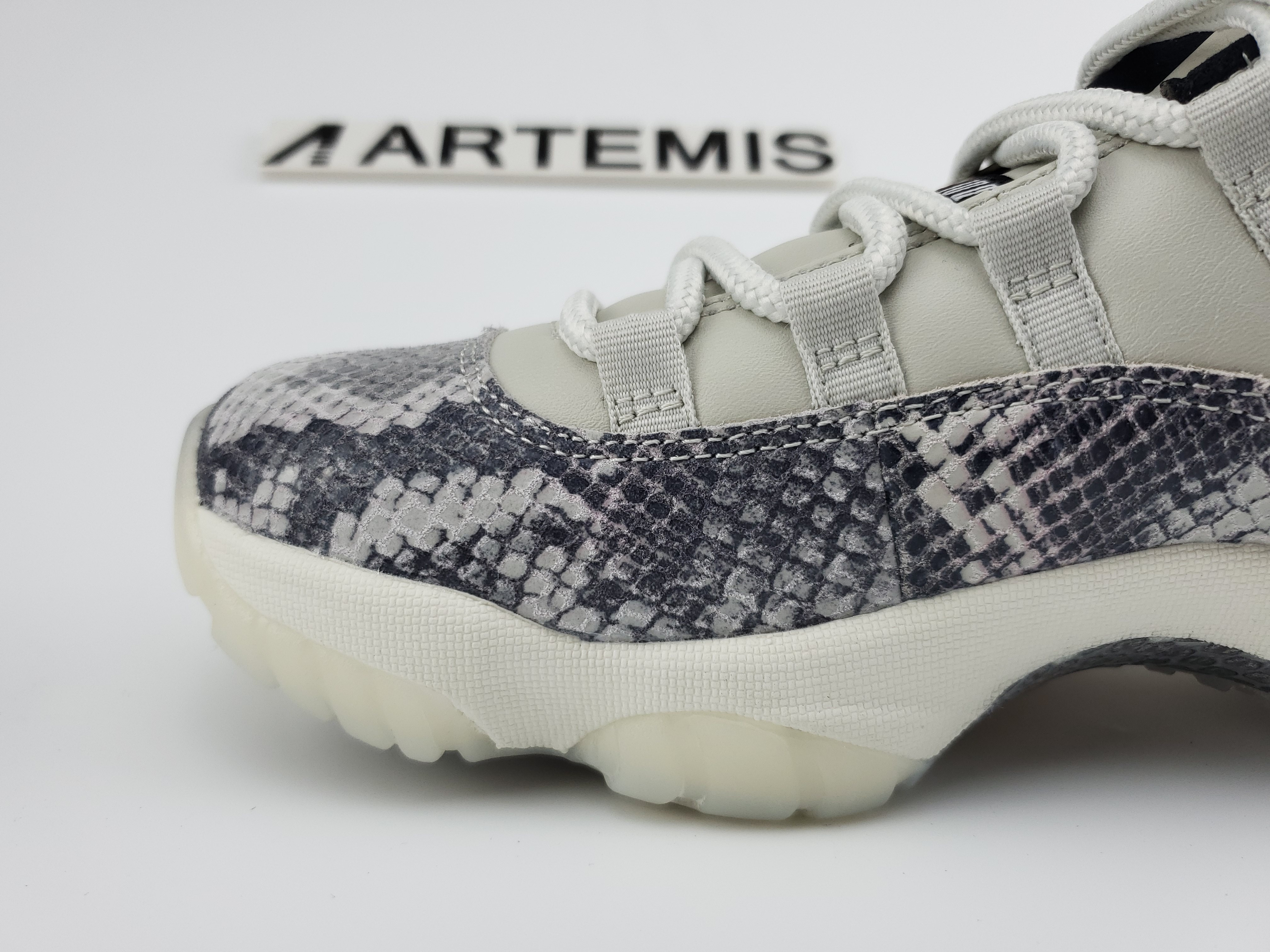 Air Jordan 11 Retro Low Snake Light Bone