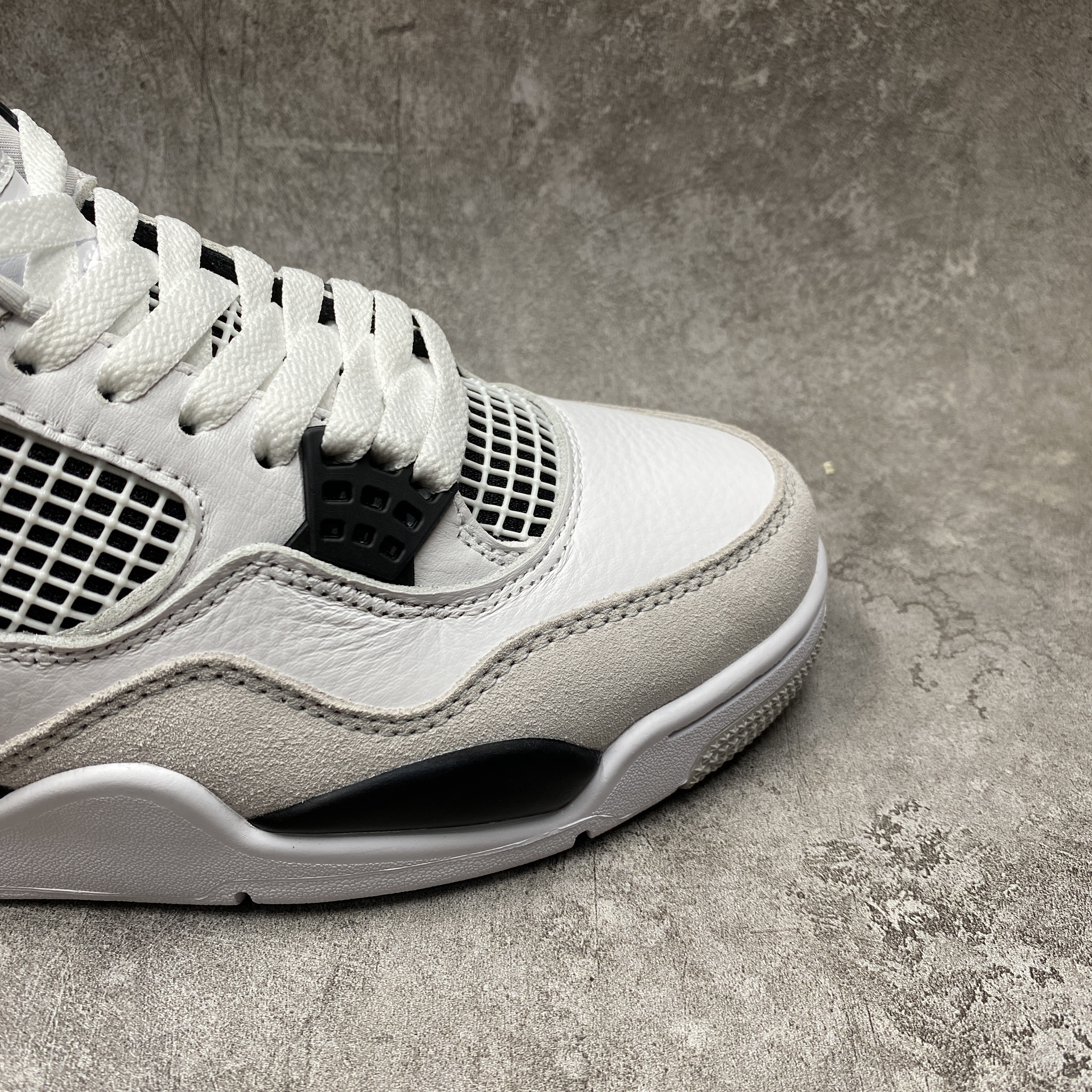 Air Jordan 4 Reto Military Black