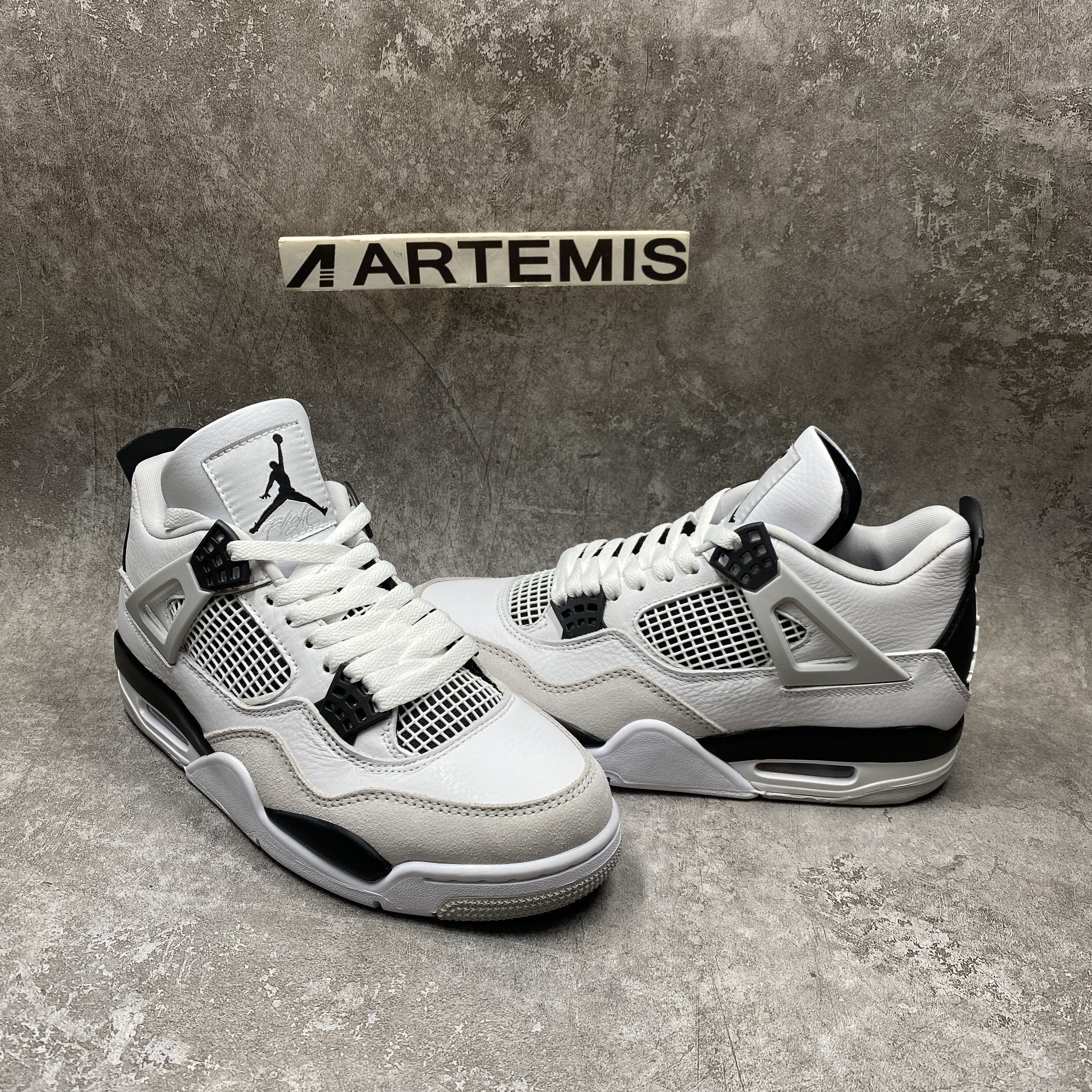 Air Jordan 4 Reto Military Black