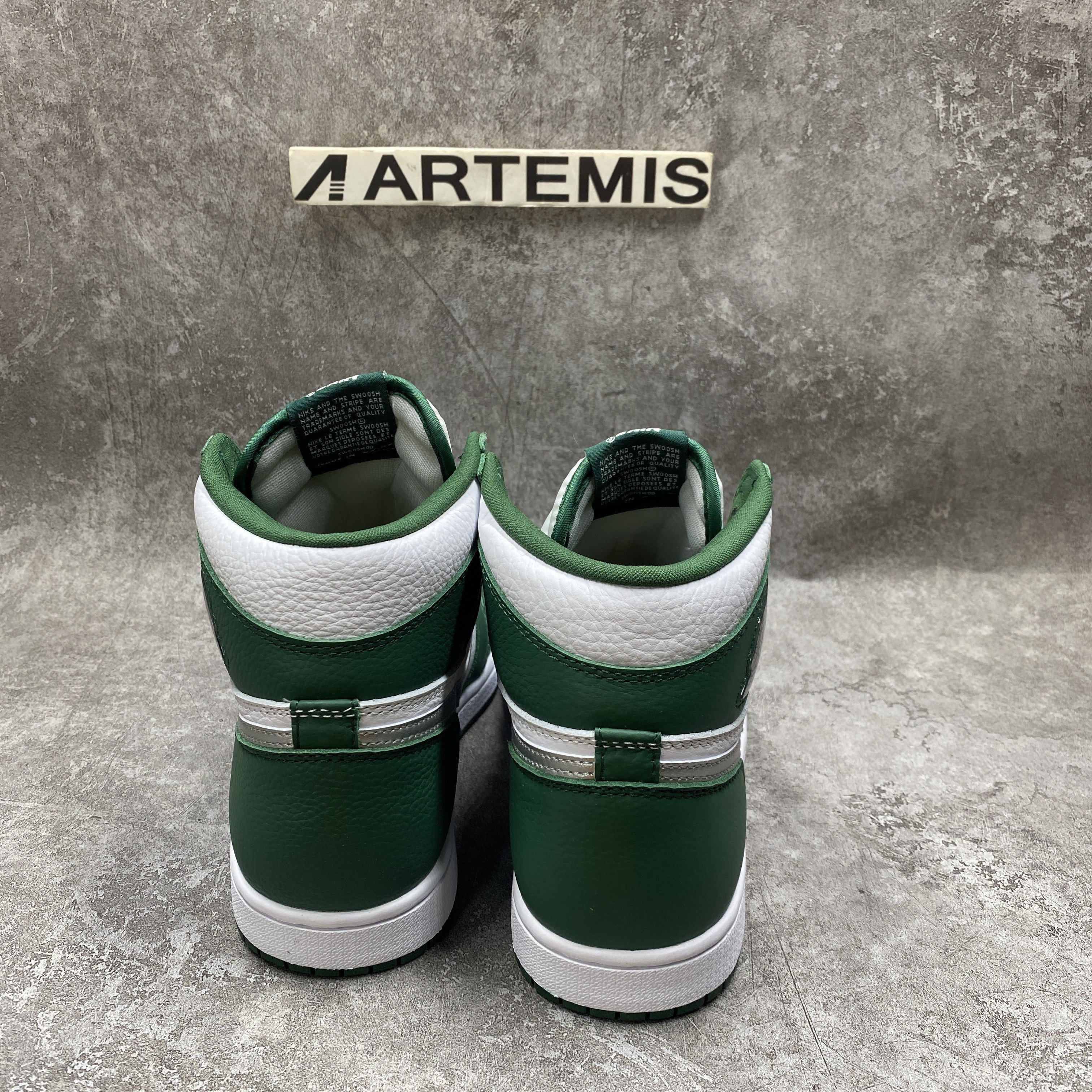 Air Jordan 1 High OG Gorge Green