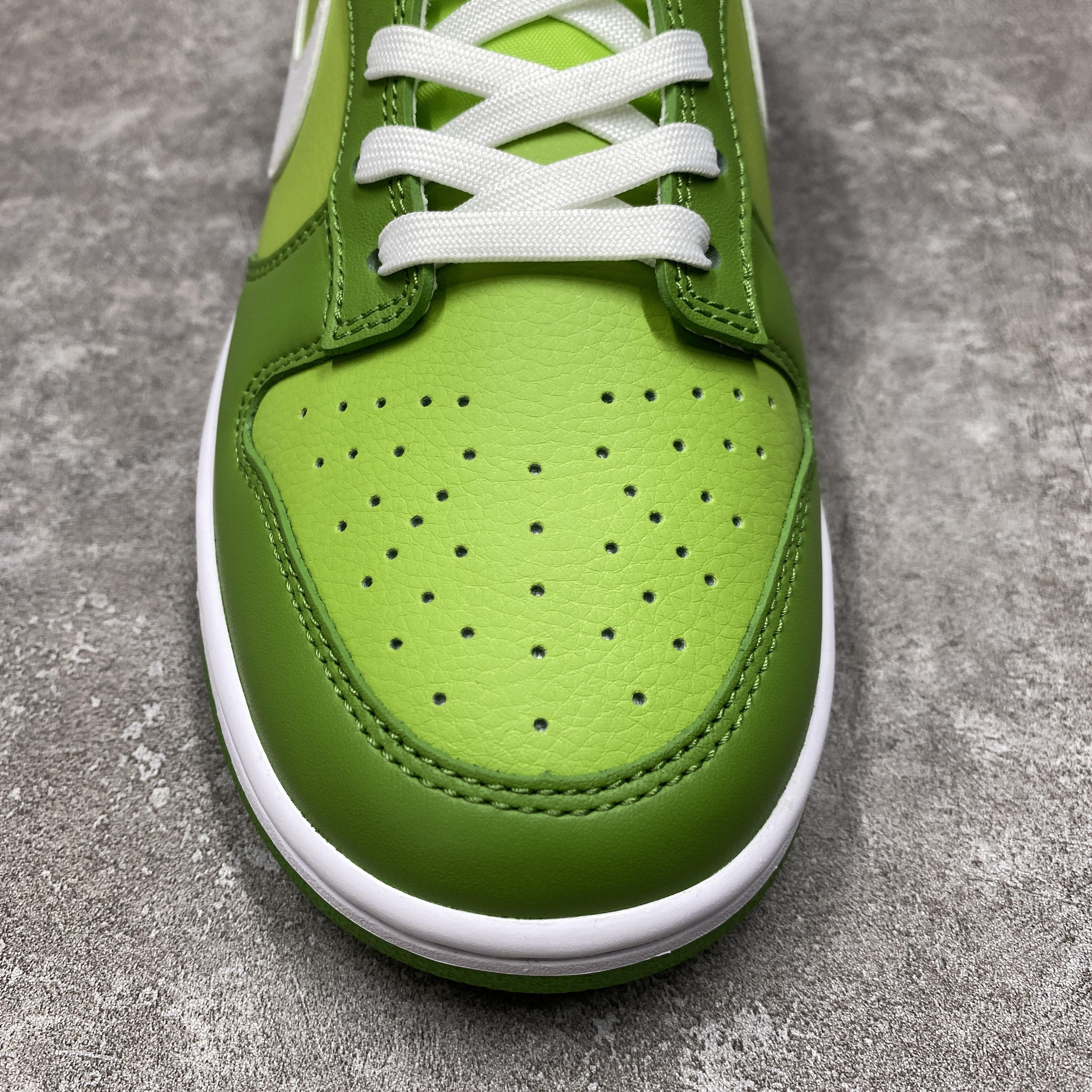 Nike Dunk Low Chlorophyll