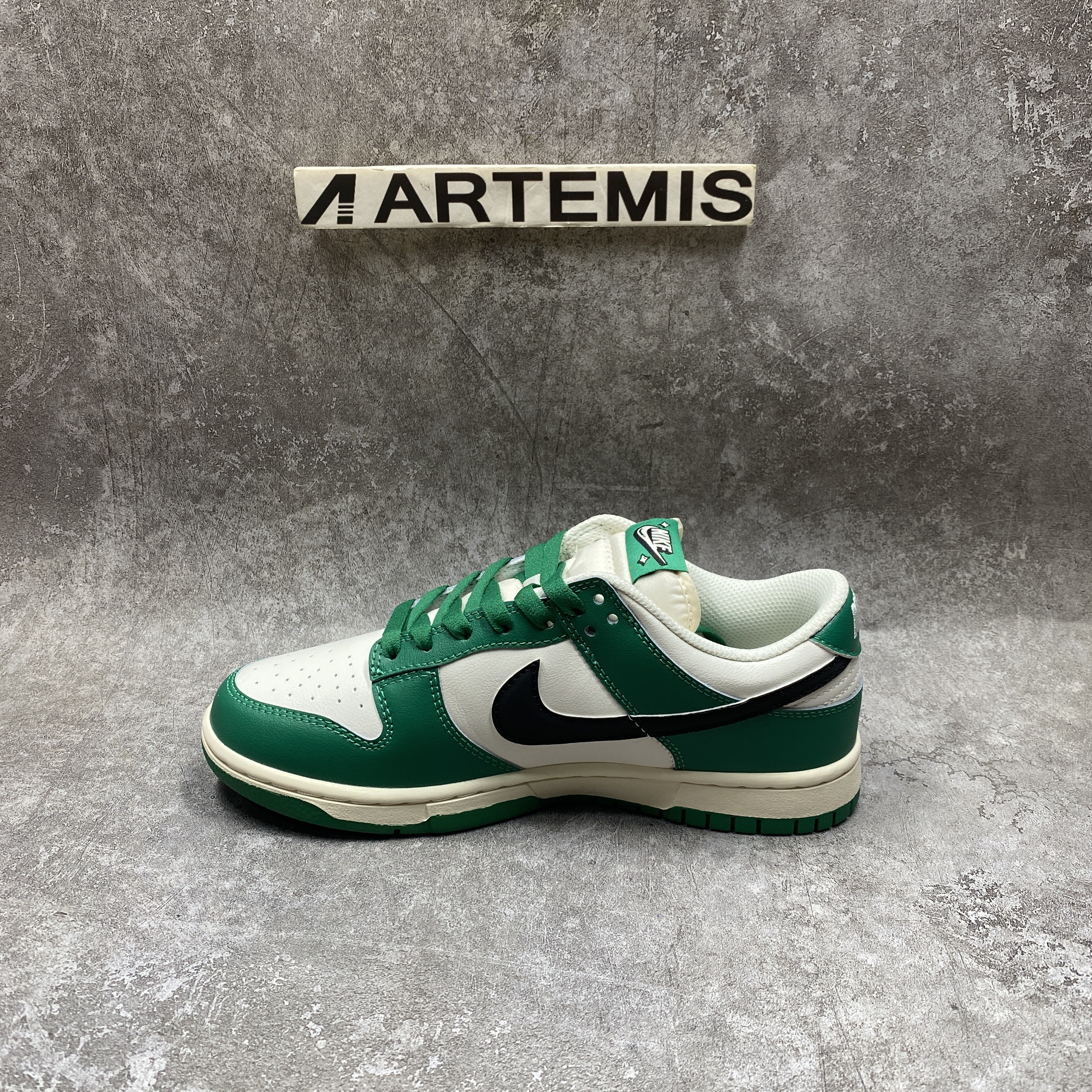 Nike Dunk Low SE “Lottery”