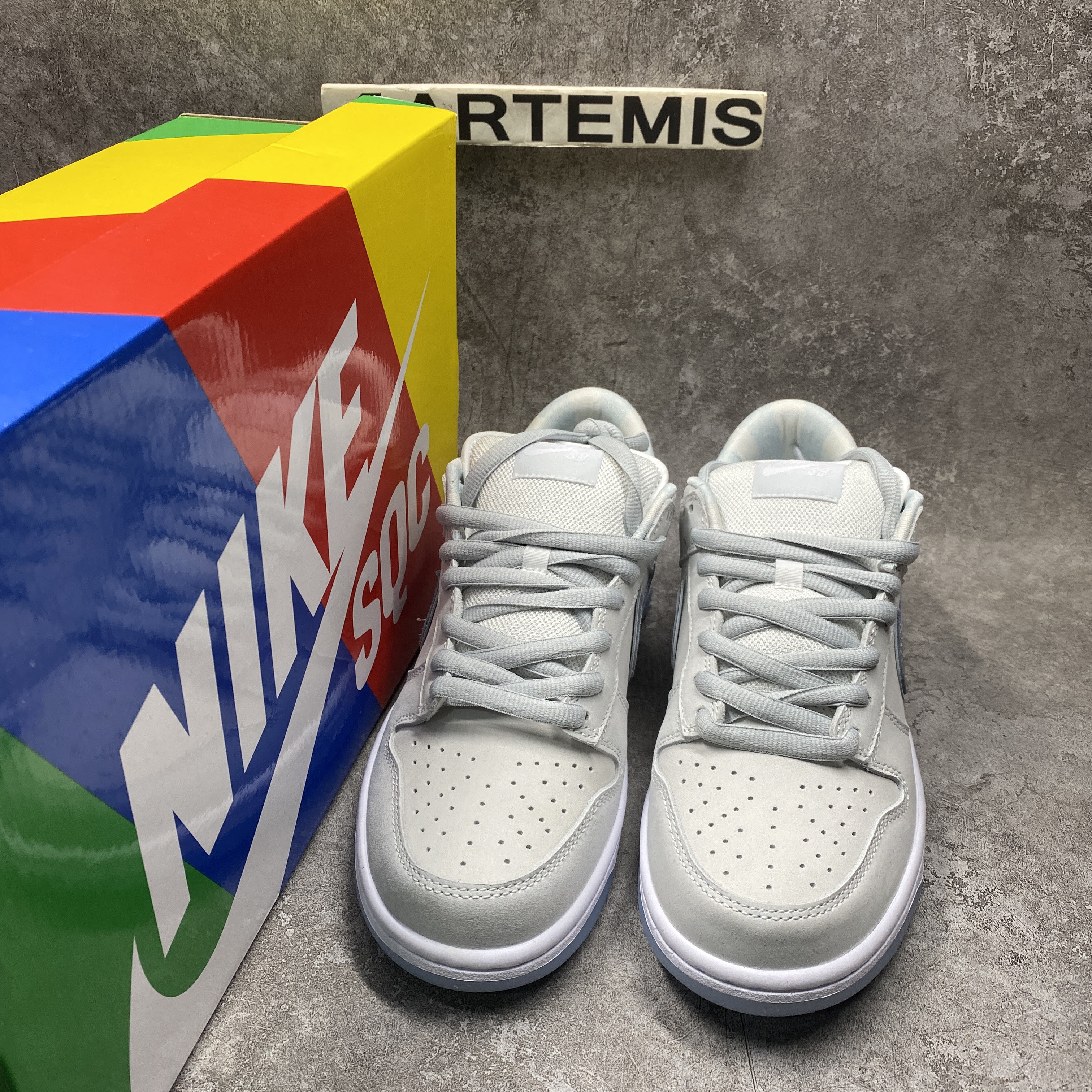 Nike SB Dunk Low White Lobster