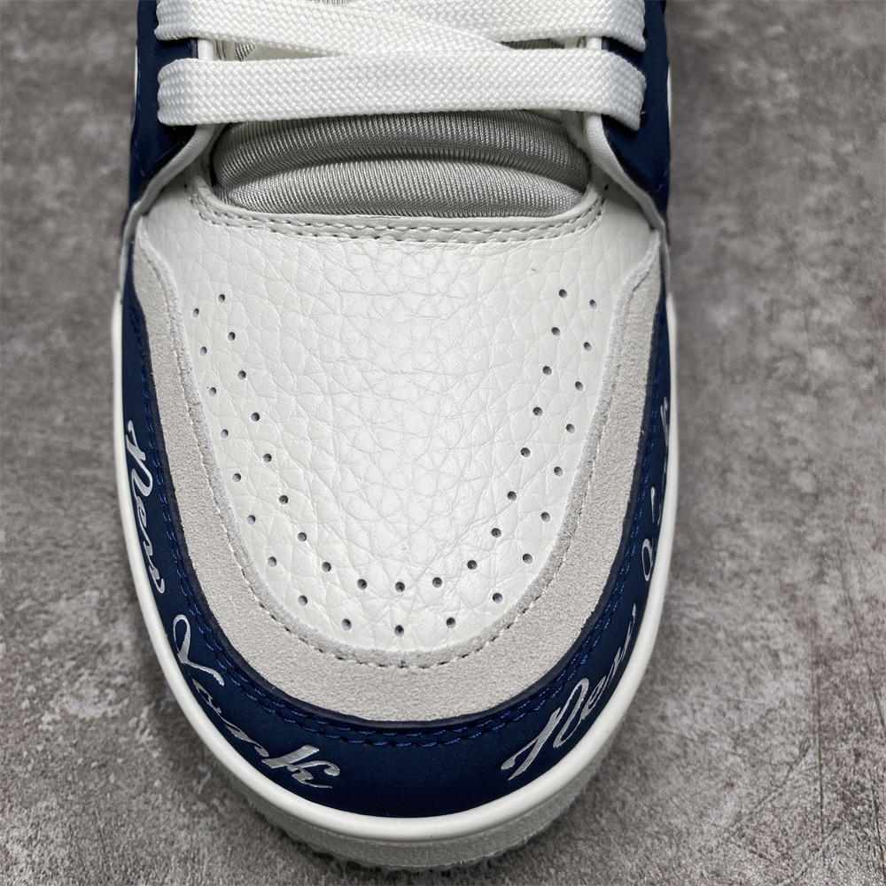 LV Trainer Blue