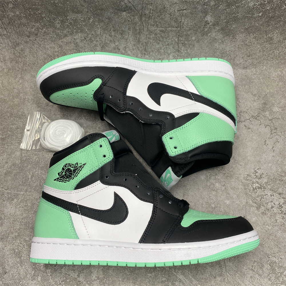 AIR JORDAN 1 RETRO HIGH OG 