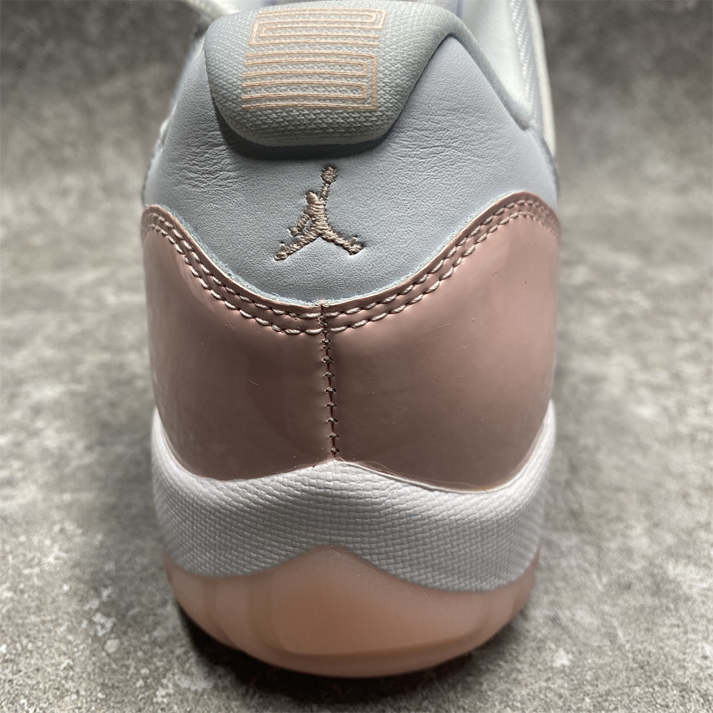 WMNS AIR JORDAN 11 RETRO LOW 