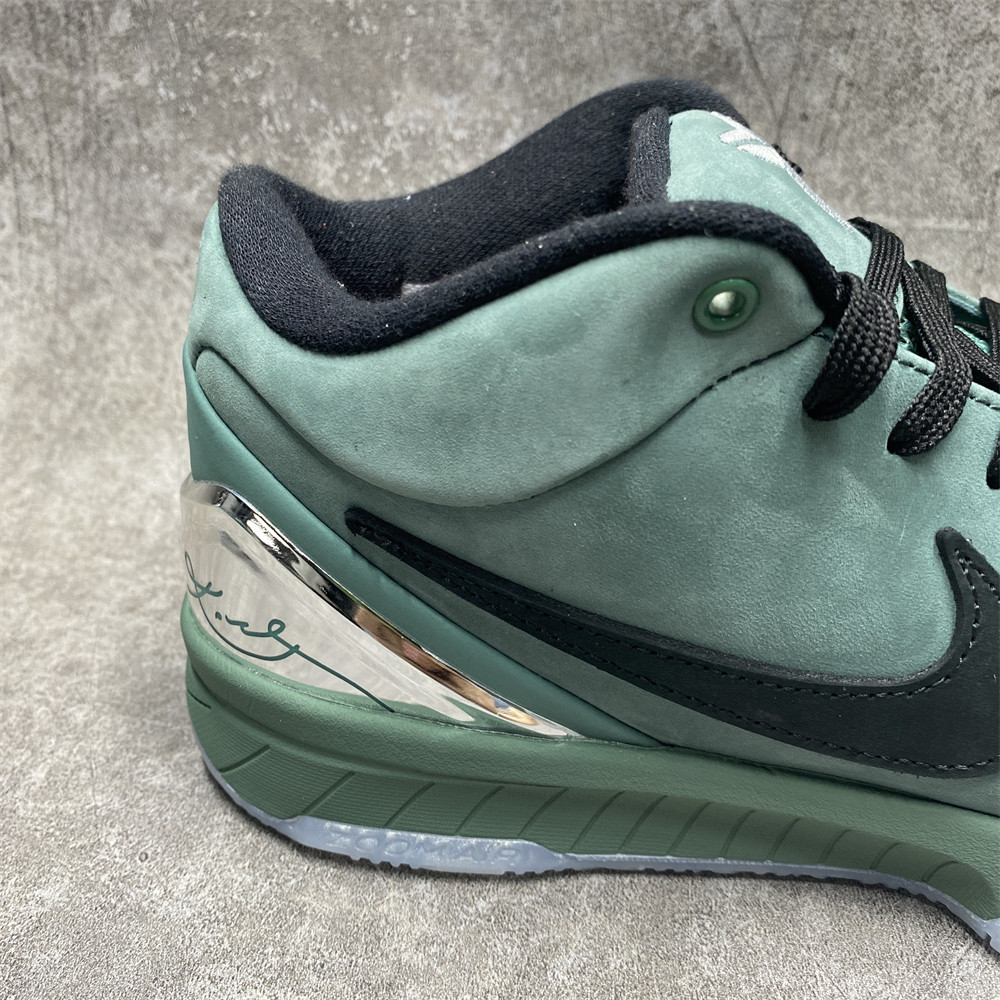 ZOOM KOBE 4 PROTRO 