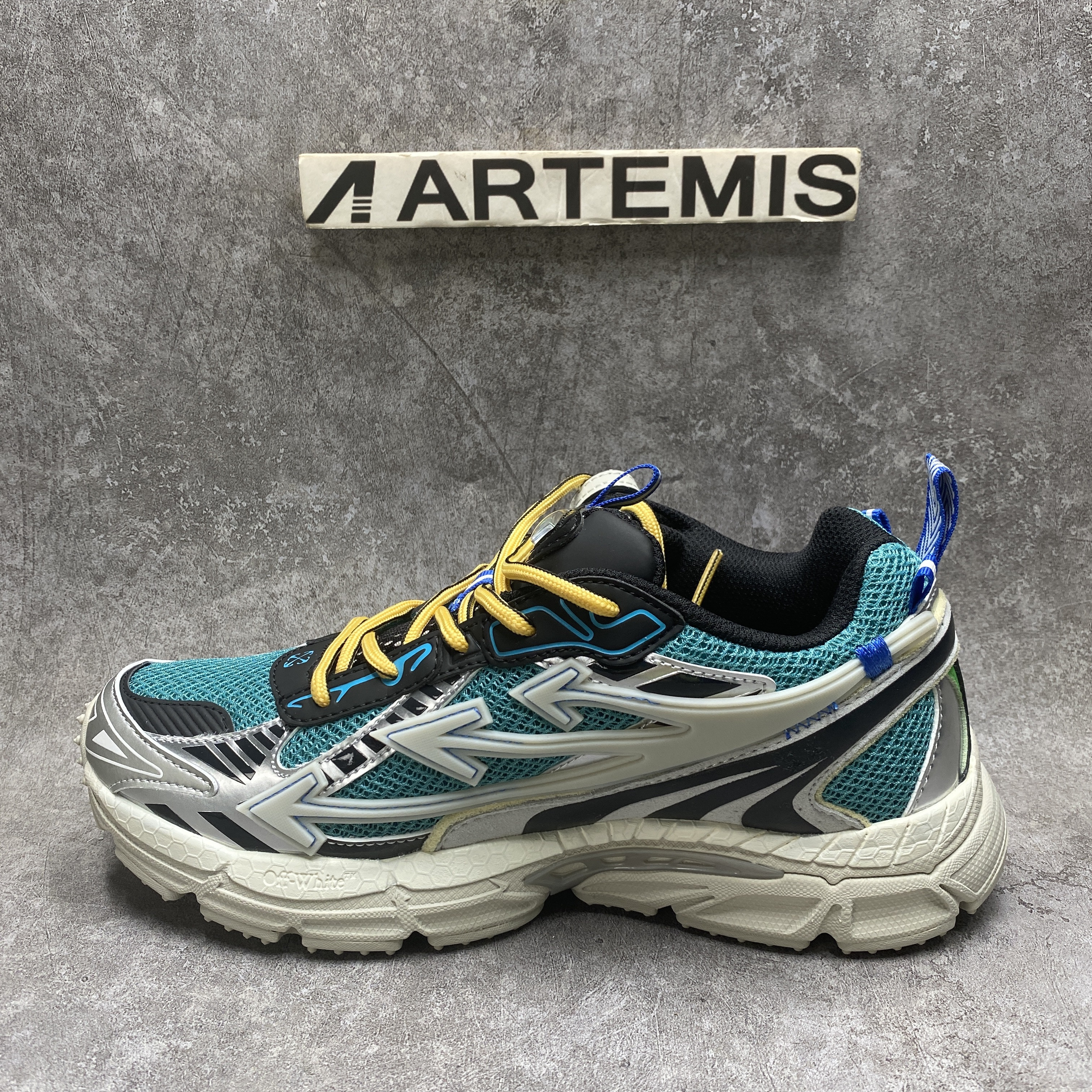 UA Off-White "BE RIGHT BACK"