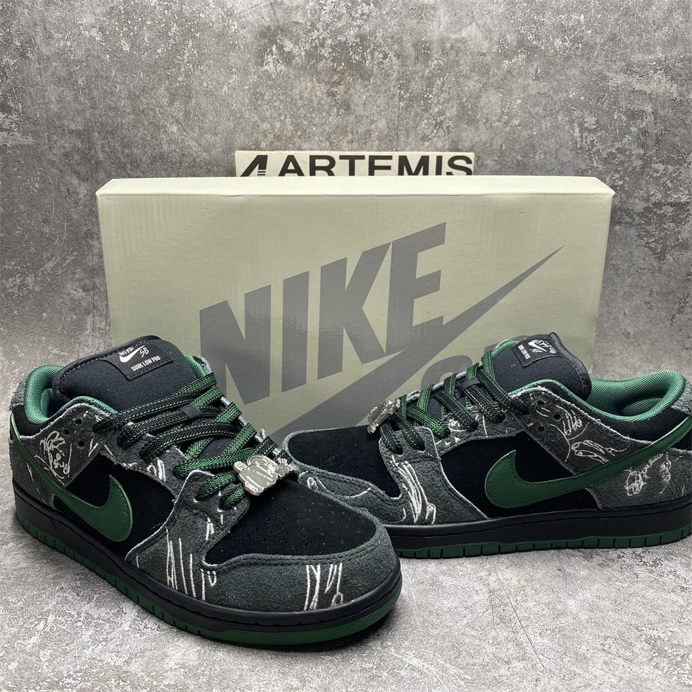 UA Nike SB Dunk Low There Skateboards