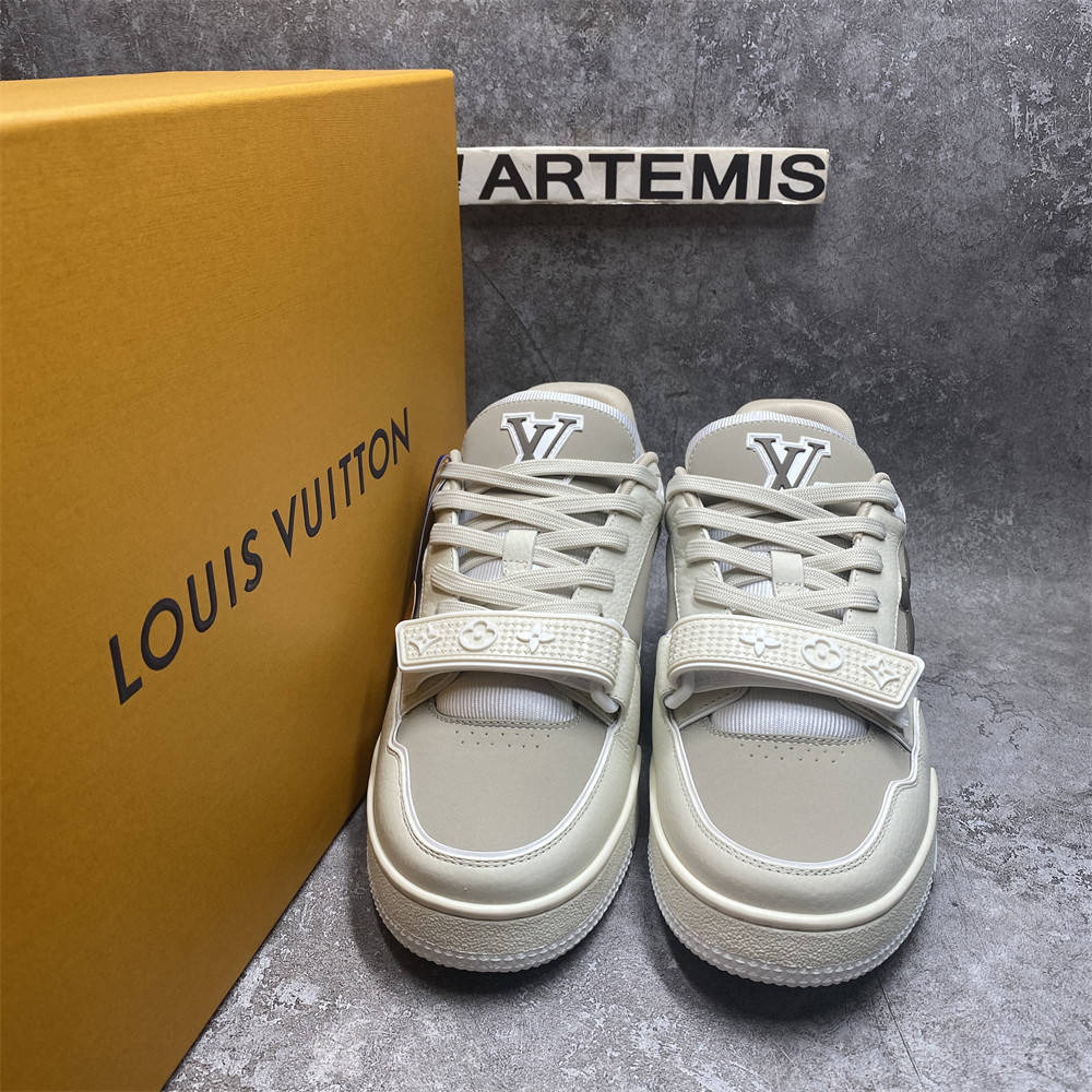 UA LV Trainer Sneaker