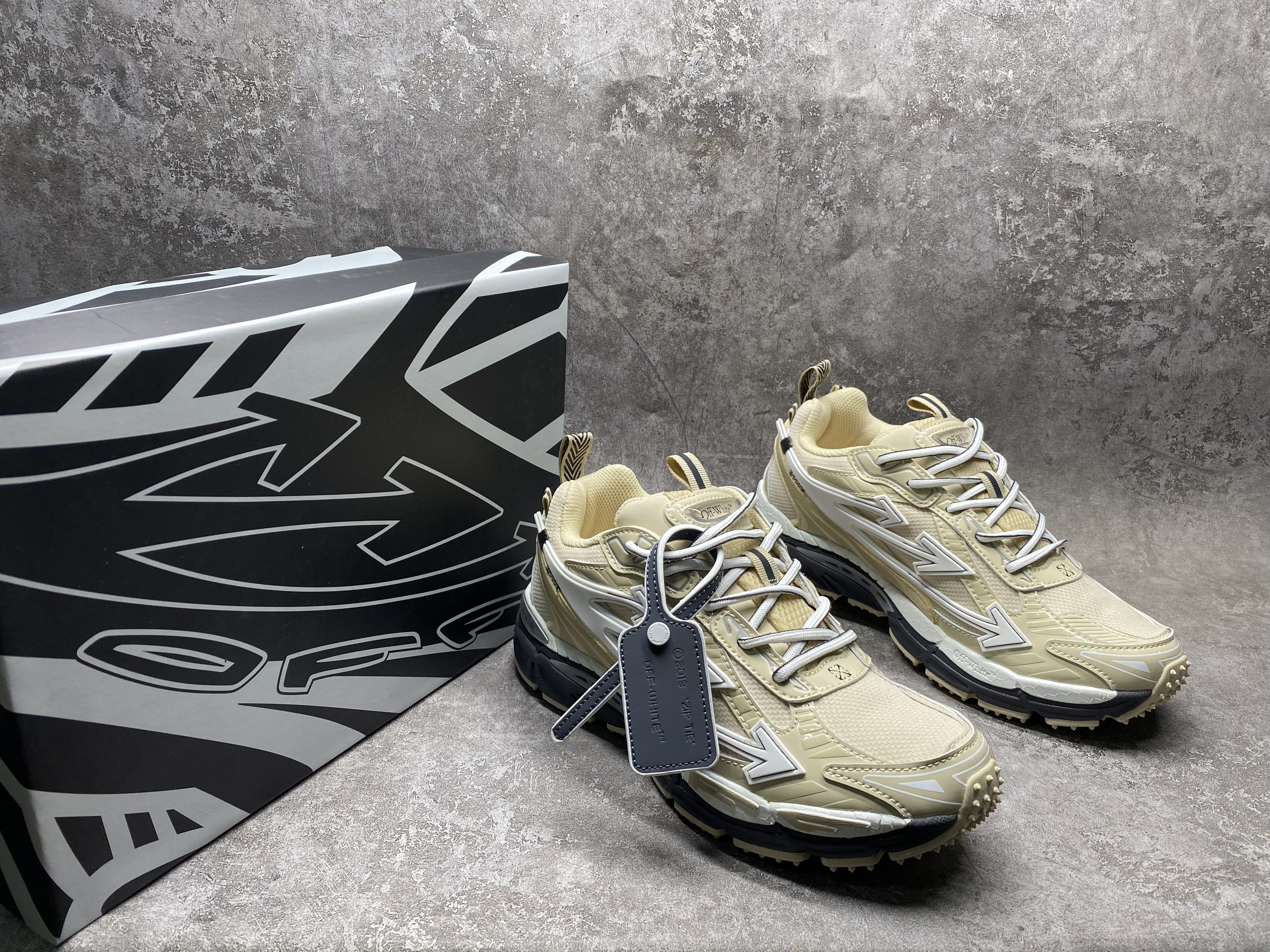 UA Off-White "BE RIGHT BACK"