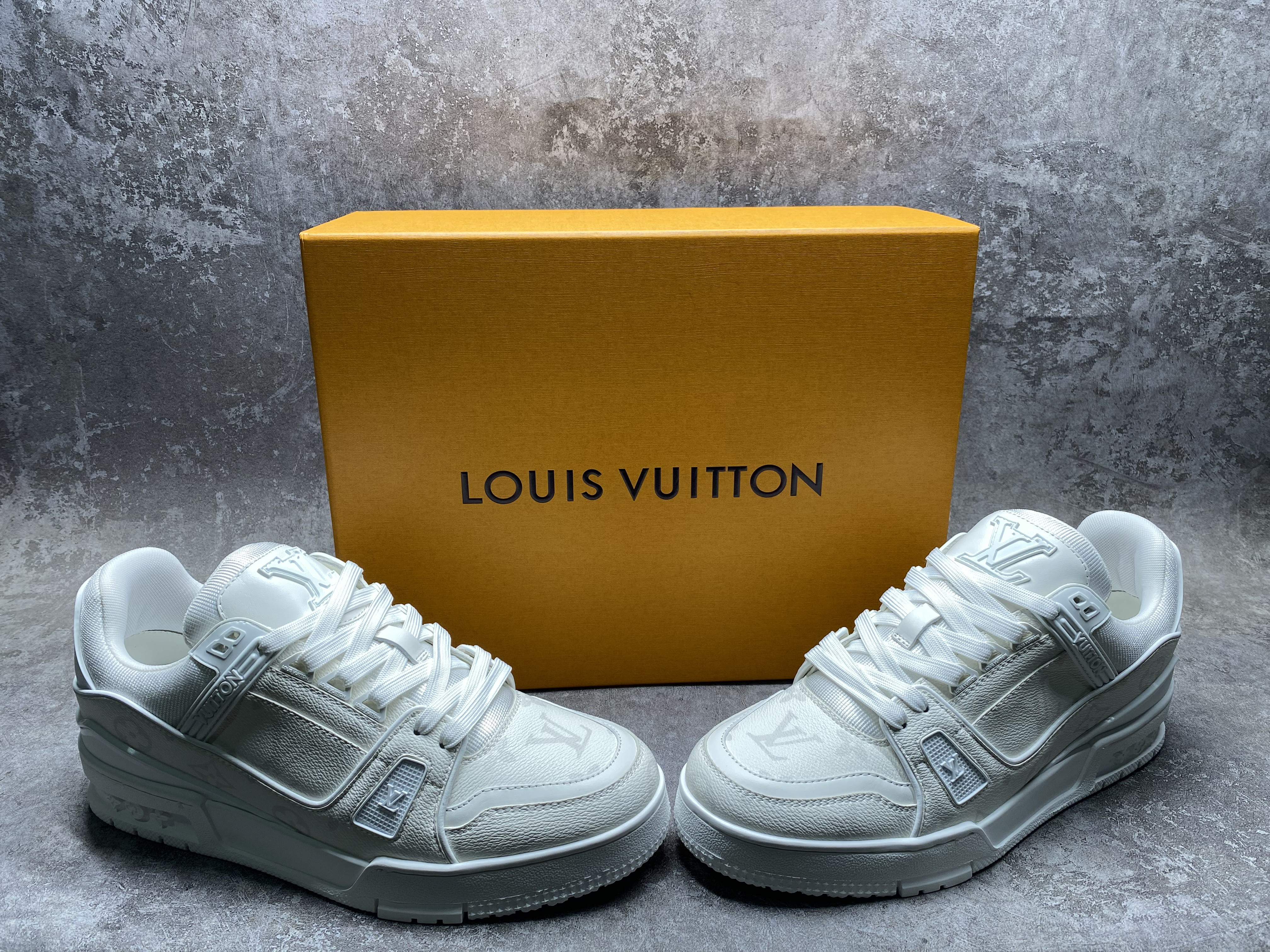 UA LV Trainer Sneaker