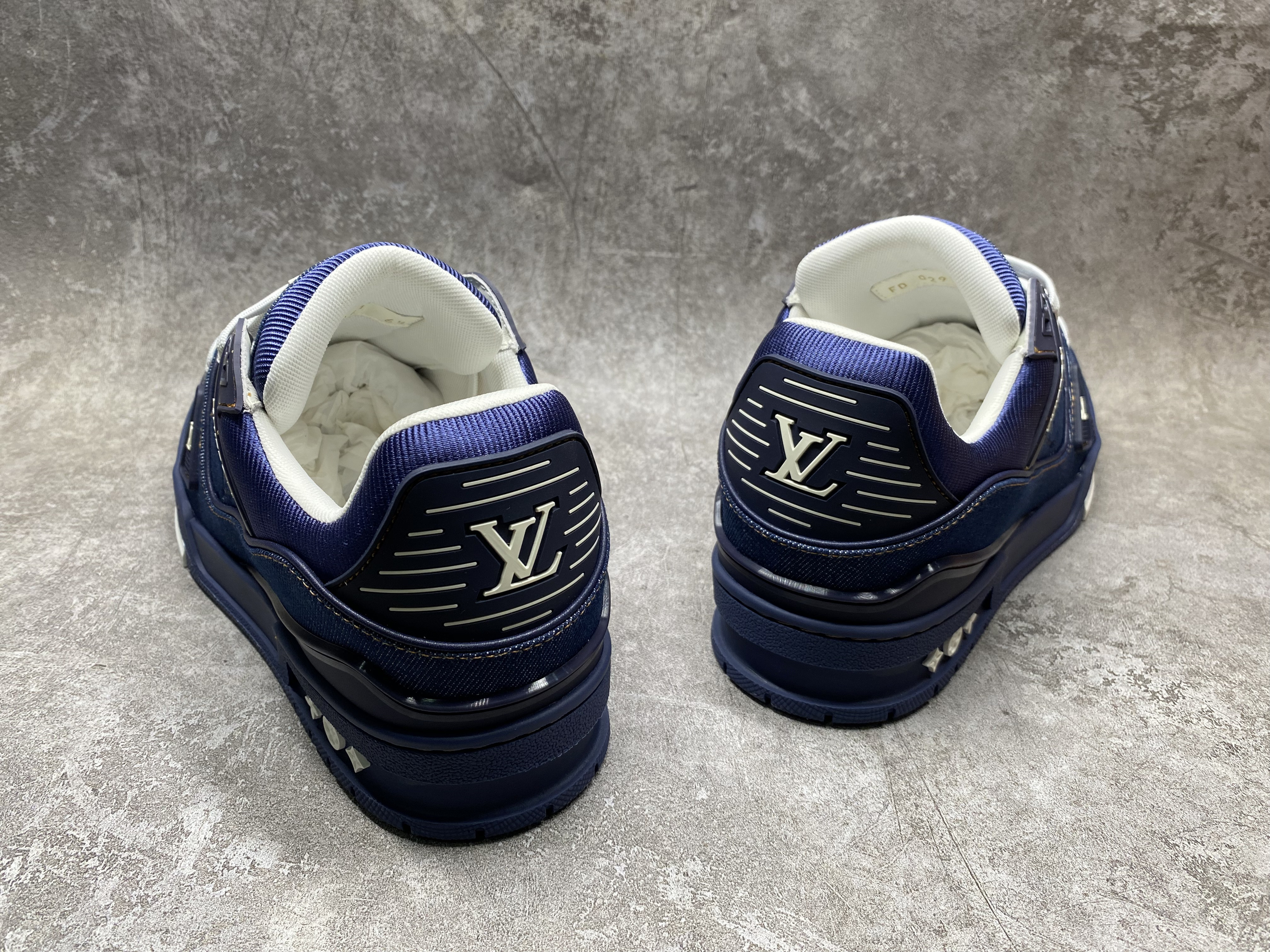 UA LV Trainer Sneaker