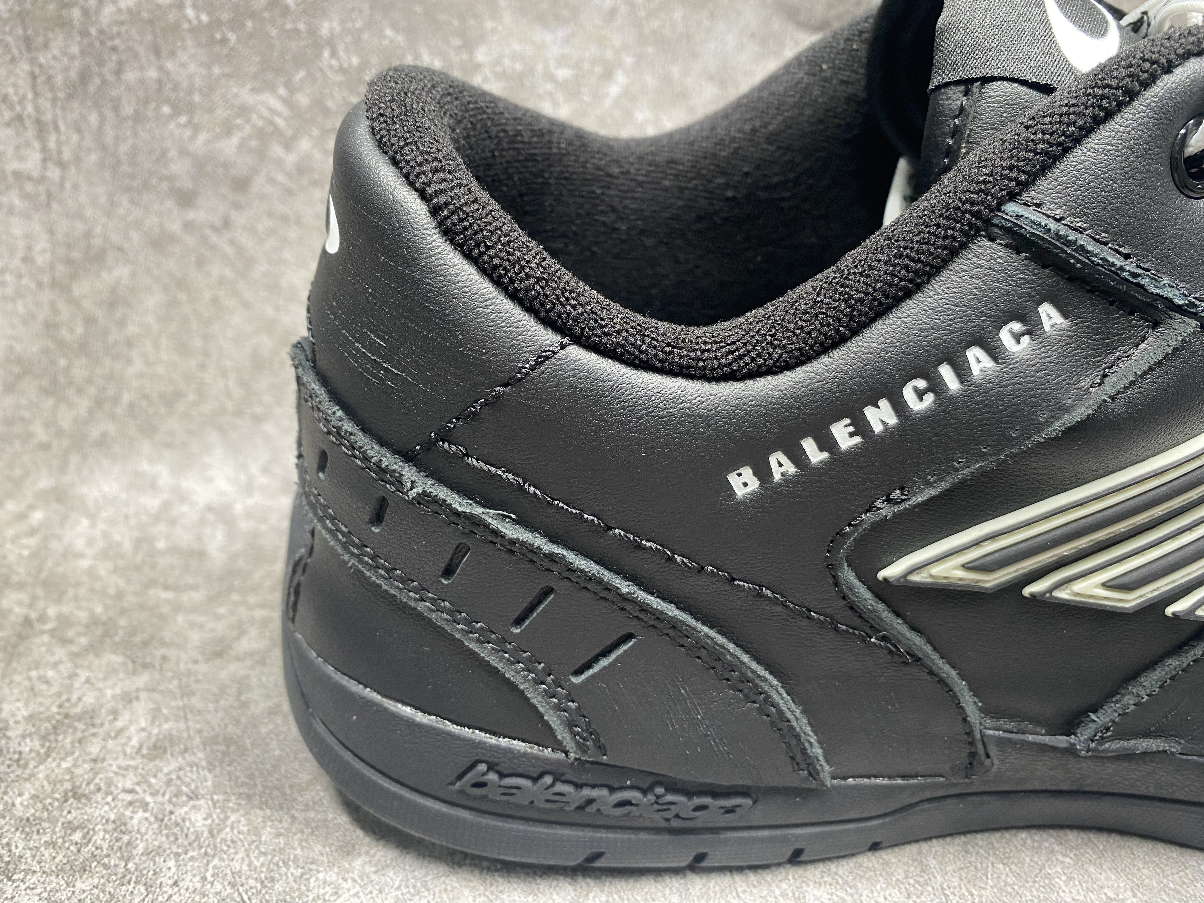 ua Ba*len*cia*ga hamptons worn-out sneaker in black(run one size large)