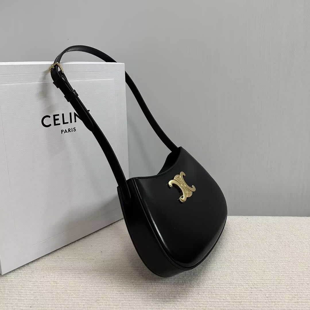 Ce**e medium tilly bag in shiny calfskin 22x13.5x4cm