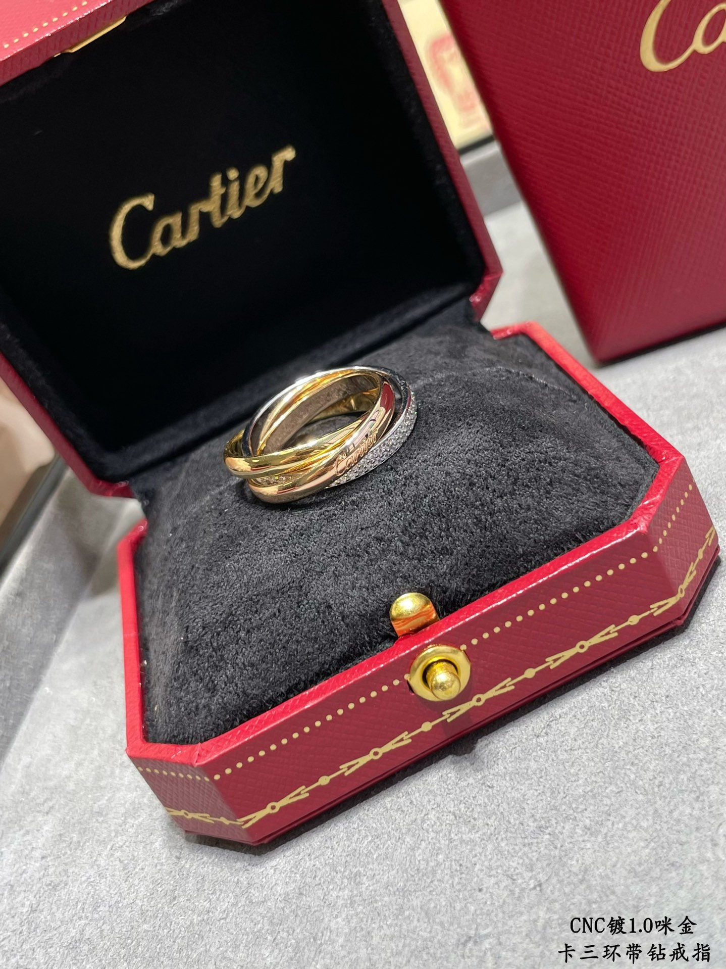 ca*t*er three-band Di*m*nd ring