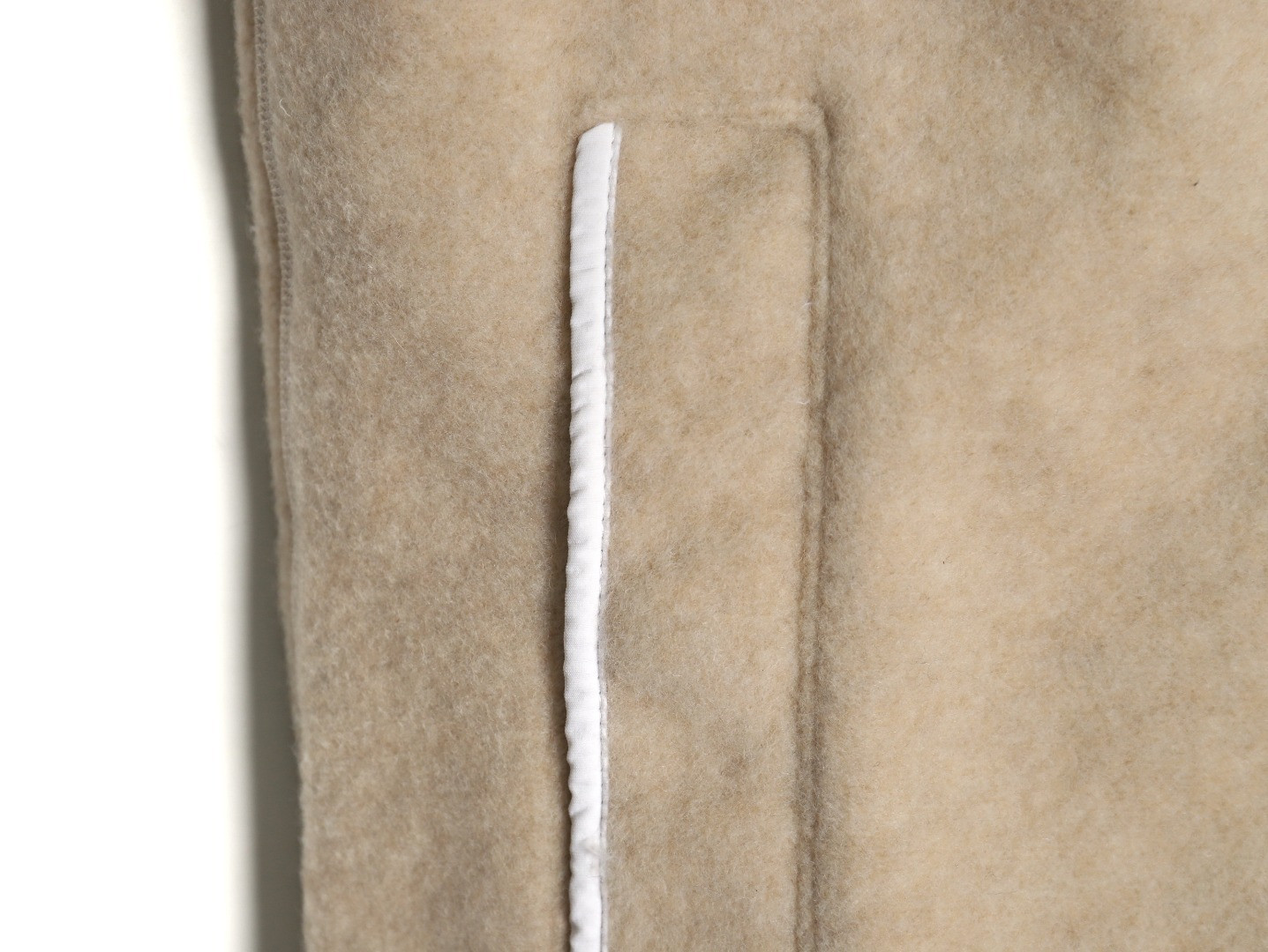 Can*a Go*e lambskin vest