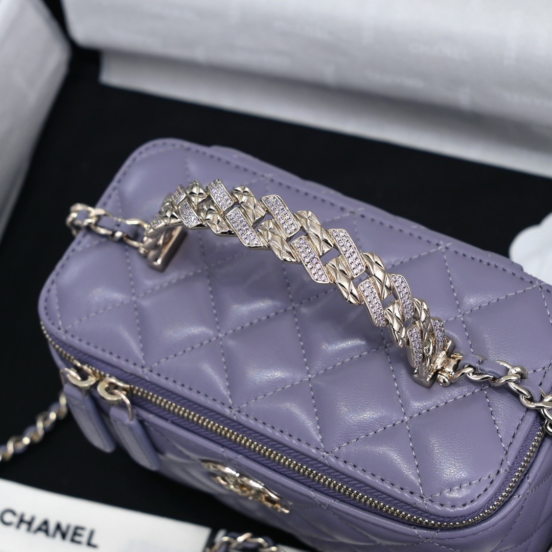 Ch*el clutch with chain 9.5x17x 8cm