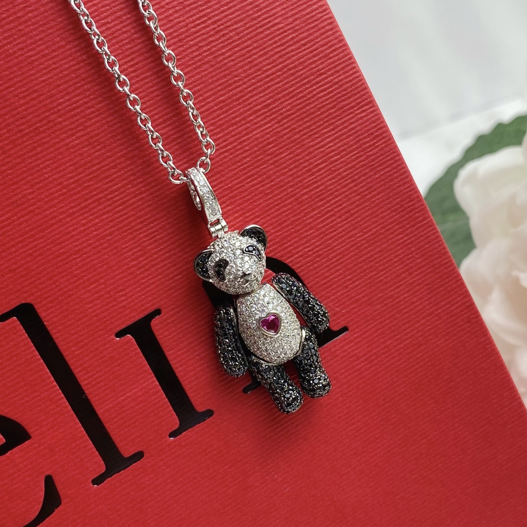 Qeelin Love Heart Bear Pendant Necklace