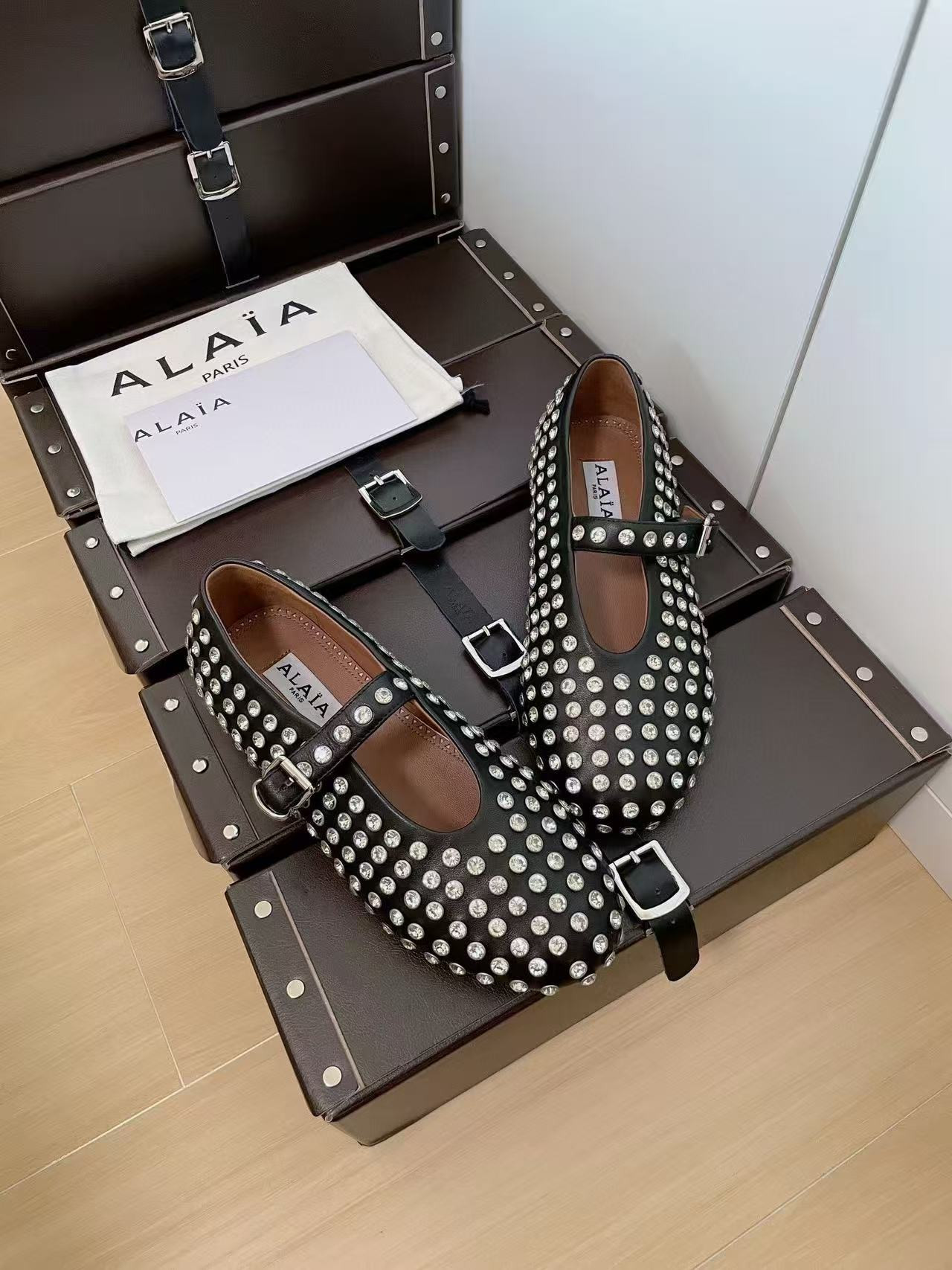 UA ALAÏA STRASS BALLET FLATS