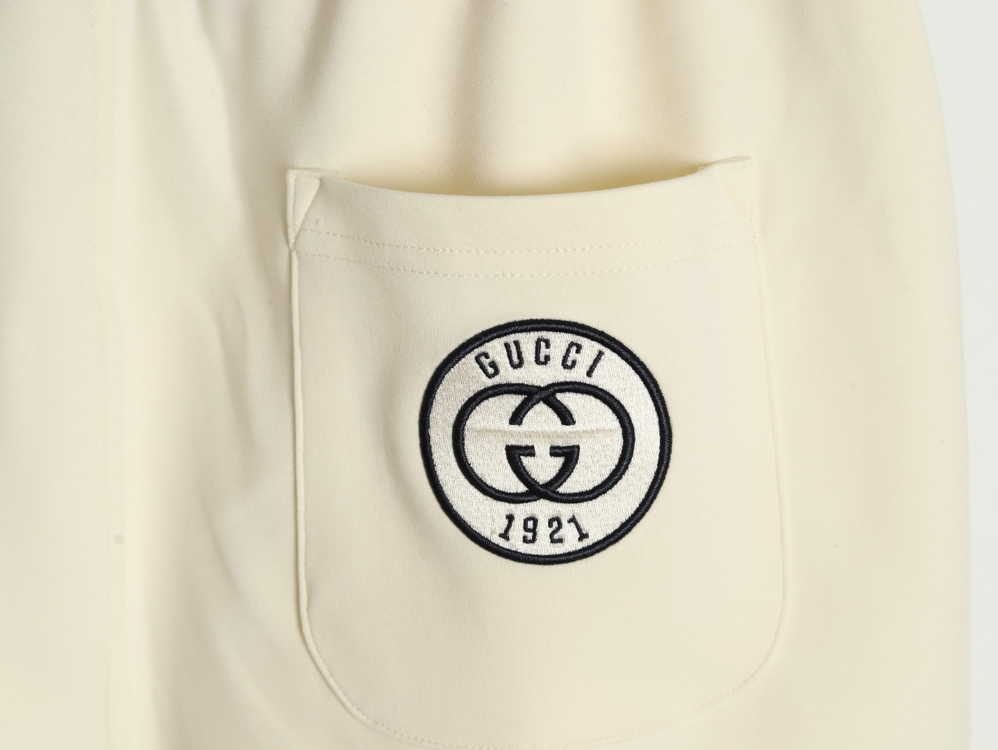 G*u*i 25ss shorts