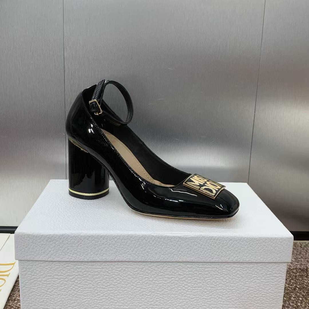 ua D*or miss D*or graffiti pump