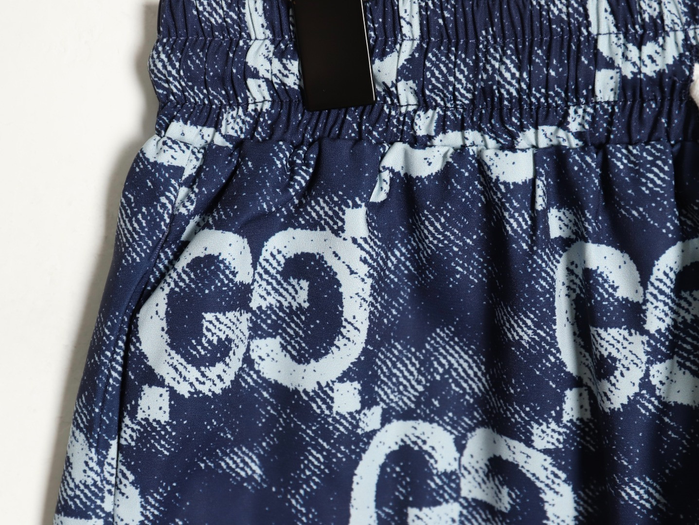 G*u*i 25ss shorts