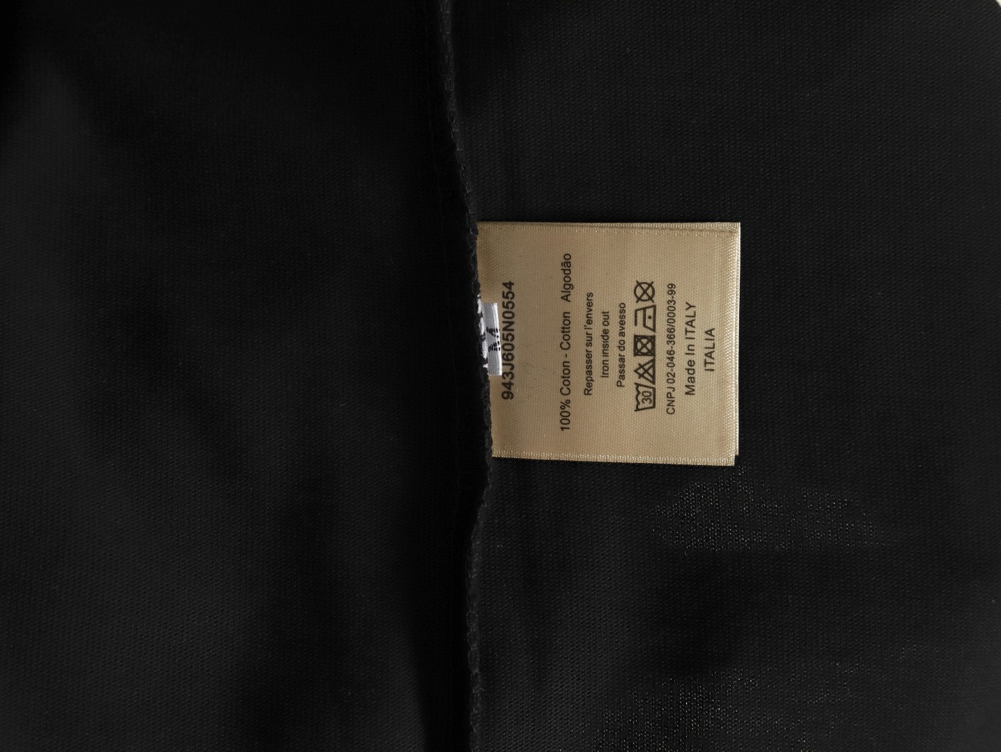 D*or short-sleeved t-shirt